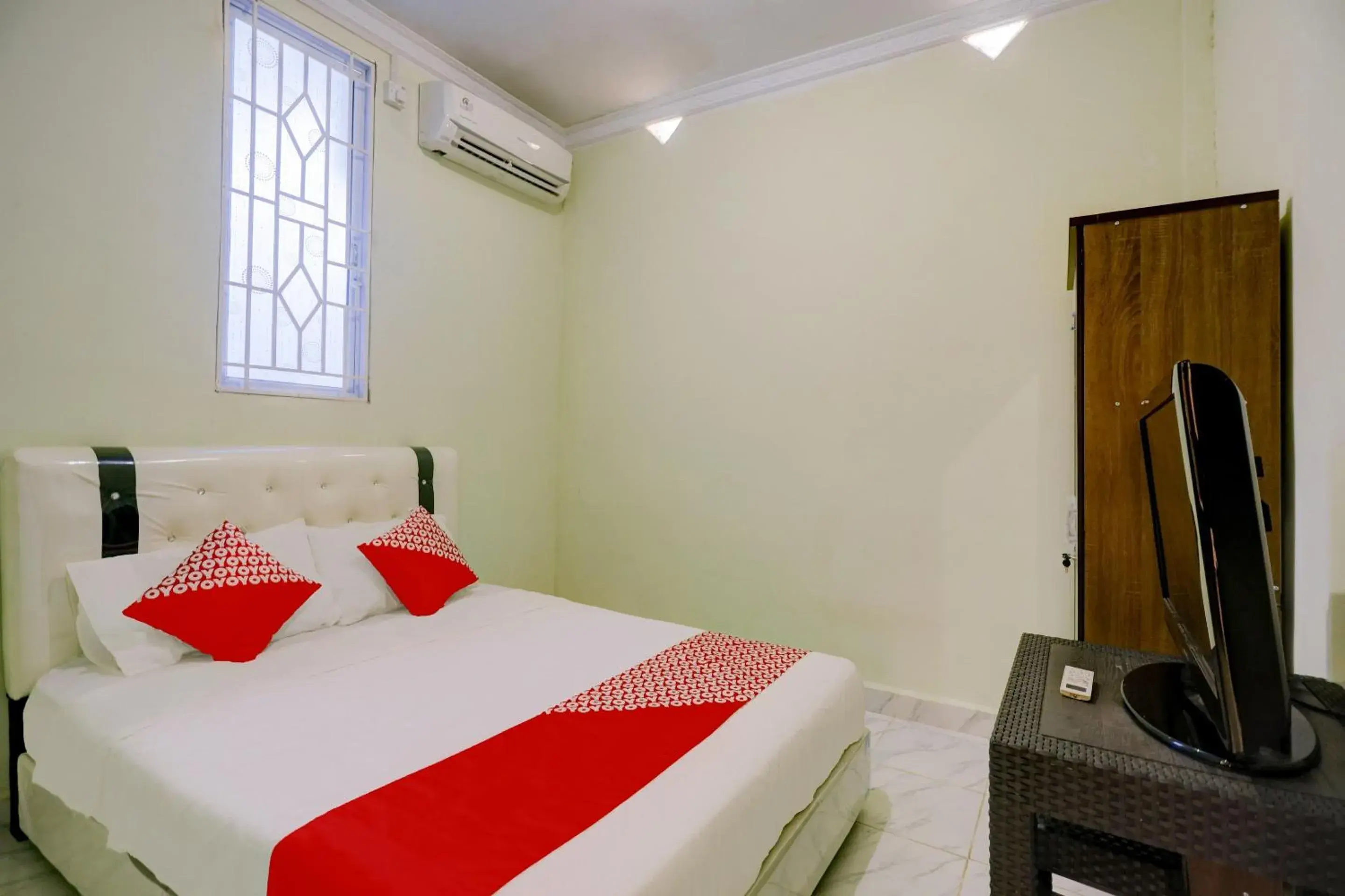 Standard Double Room in Hotel O Backpaker Seraya Standard Double Room in Hotel O Backpaker Seraya