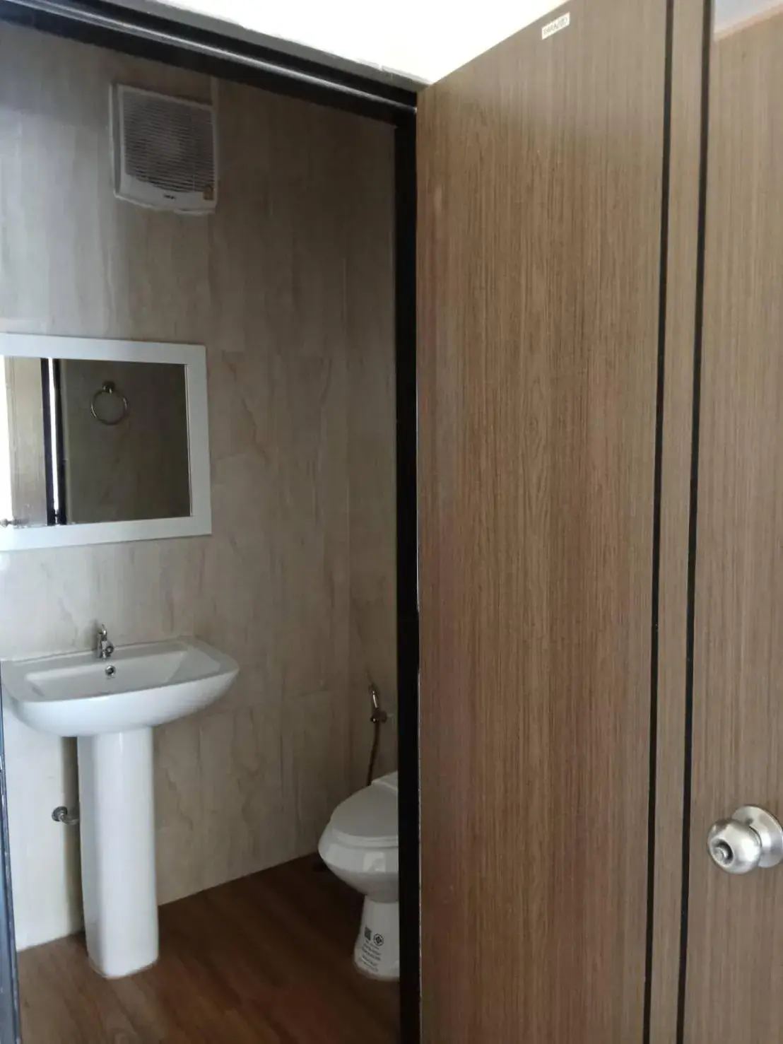 Standard King Room in โรงแรมไทยงามพาเลซ (Thai Ngam Palace Hotel) Standard King Room in โรงแรมไทยงามพาเลซ (Thai Ngam Palace Hotel)