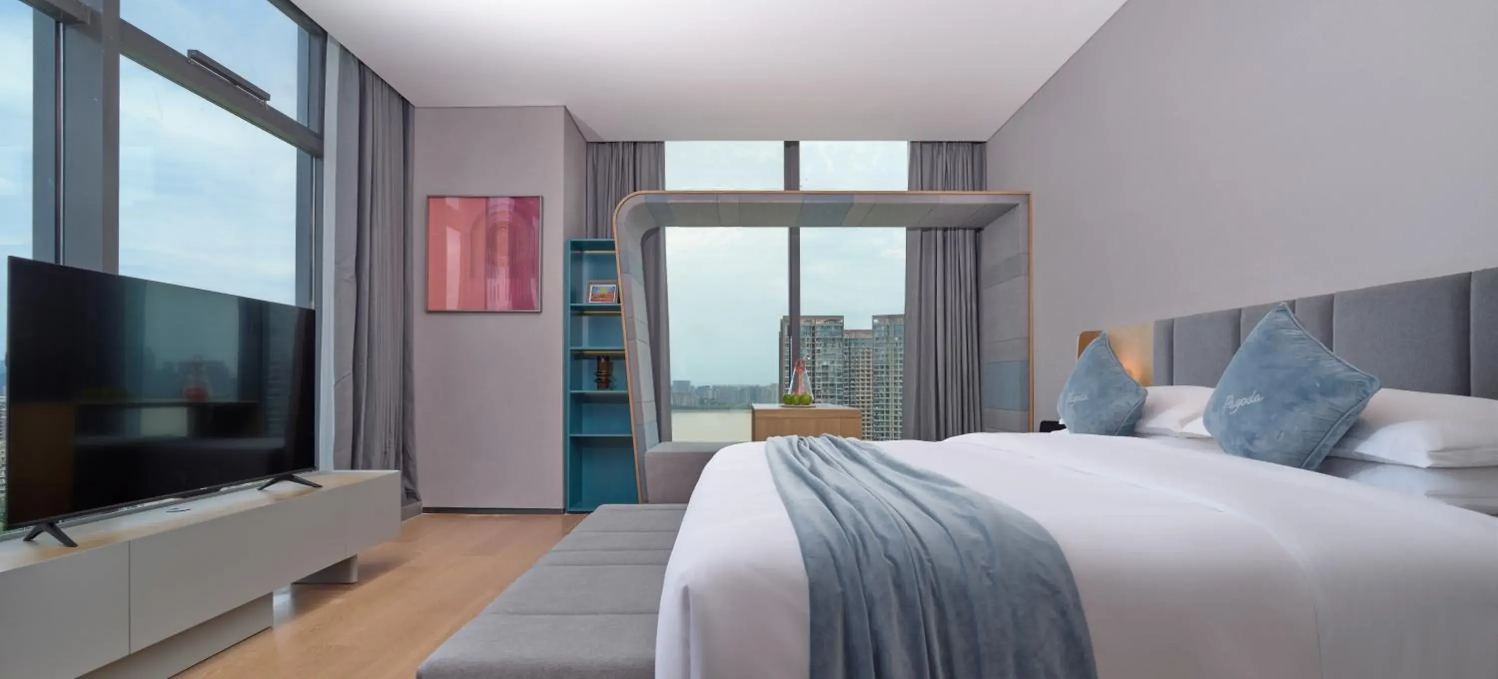 Executive Queen Room, River-View in Pagoda Hotel Hangzhou Binjiang Executive Queen Room, River-View in Pagoda Hotel Hangzhou Binjiang