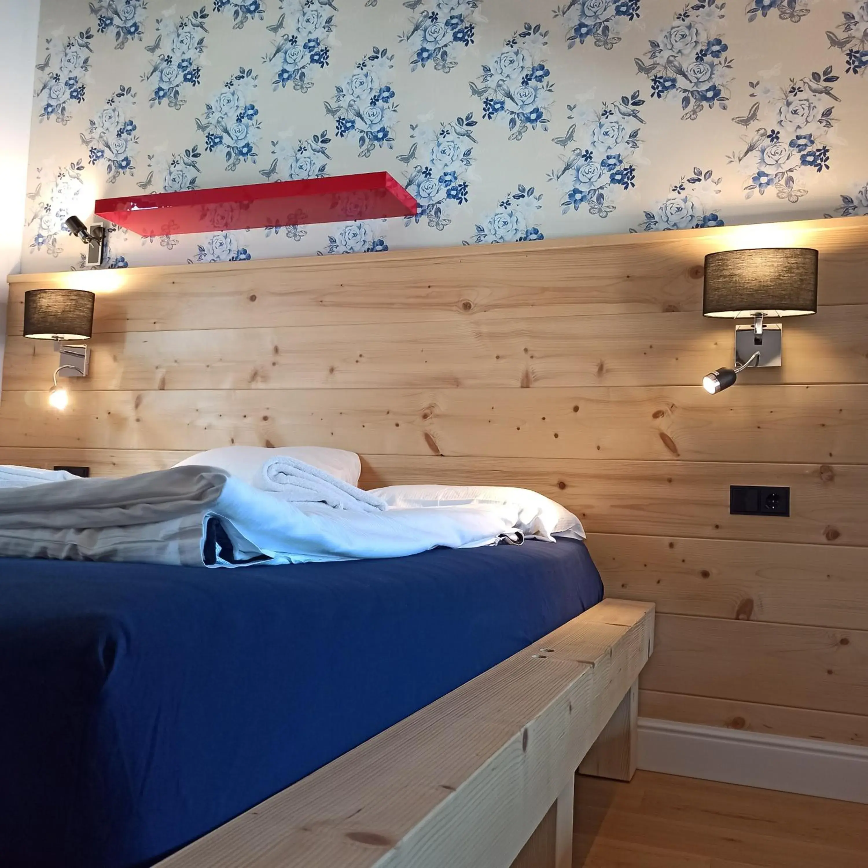 Queensize Double Room - single occupancy in Design Hotel ALPENLIEBE - - - - Boutique-Flair - - - - Queensize Double Room - single occupancy in Design Hotel ALPENLIEBE - - - - Boutique-Flair - - - -