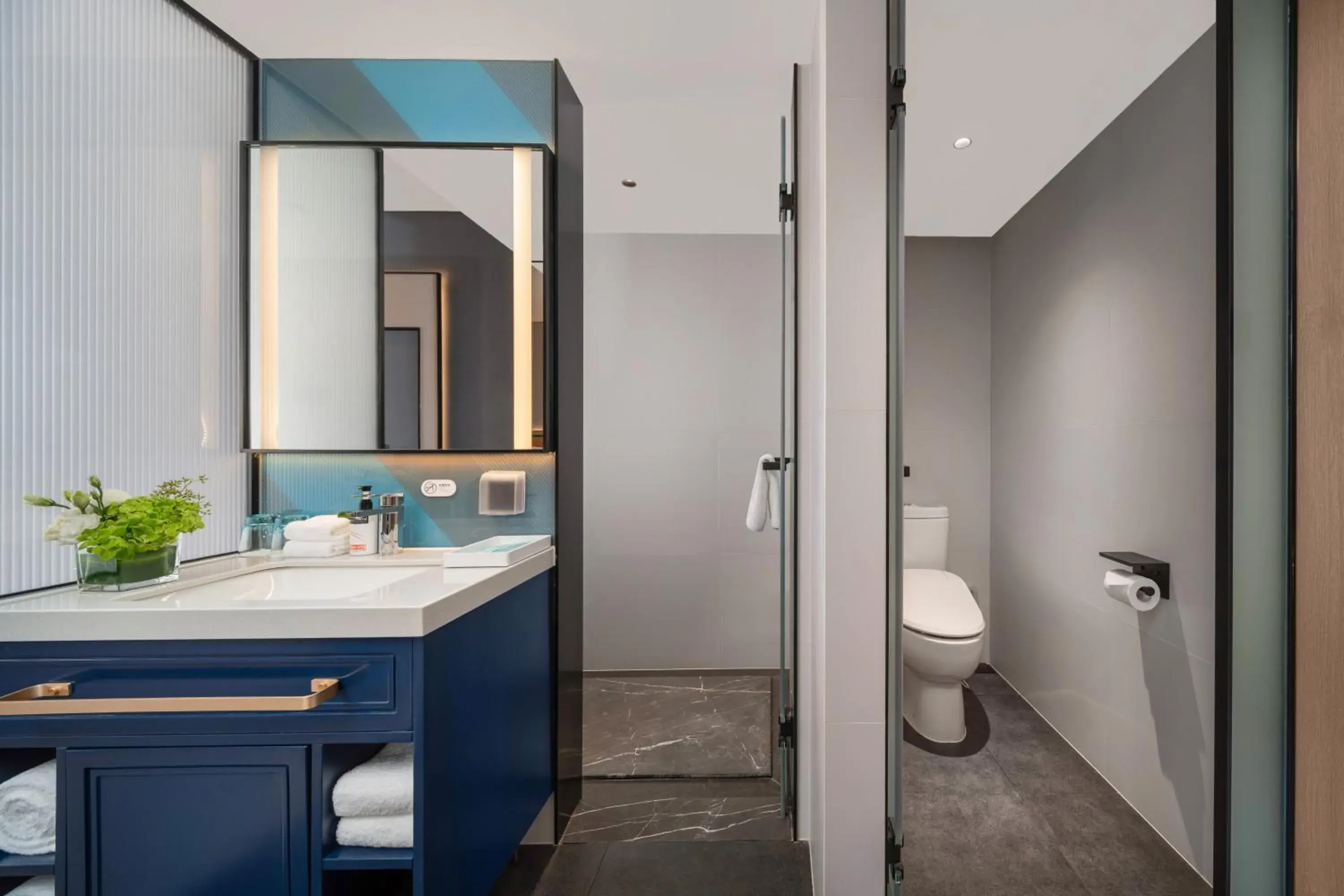 One-Bedroom King Suite with Minifridge in Holiday Inn Express Beijing Downtown by IHG One-Bedroom King Suite with Minifridge in Holiday Inn Express Beijing Downtown by IHG