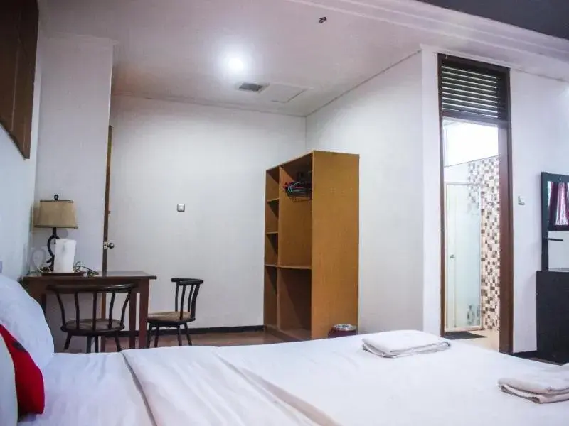 Deluxe Room in Hotel Sukamulya Pasteur Deluxe Room in Hotel Sukamulya Pasteur