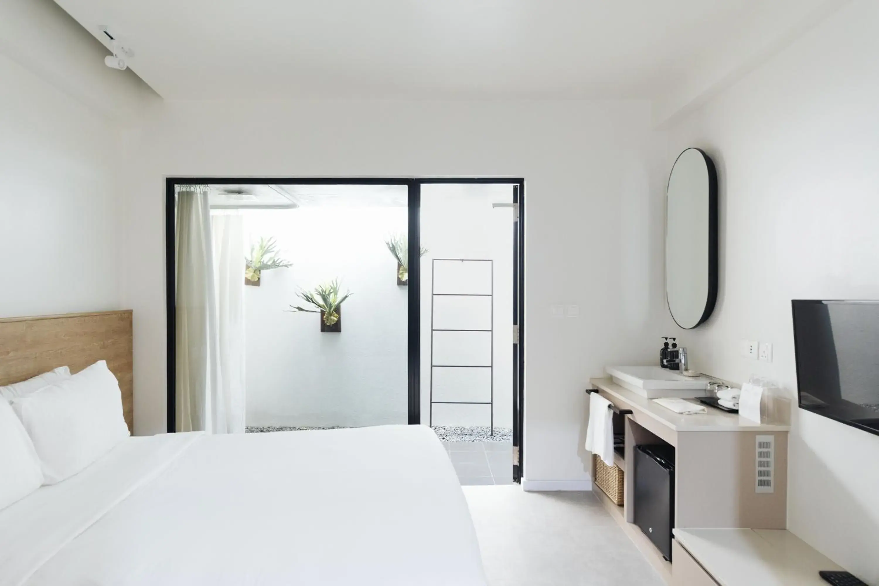 Standard Double or Twin Room in Lloyd's Inn Standard Double or Twin Room in Lloyd's Inn