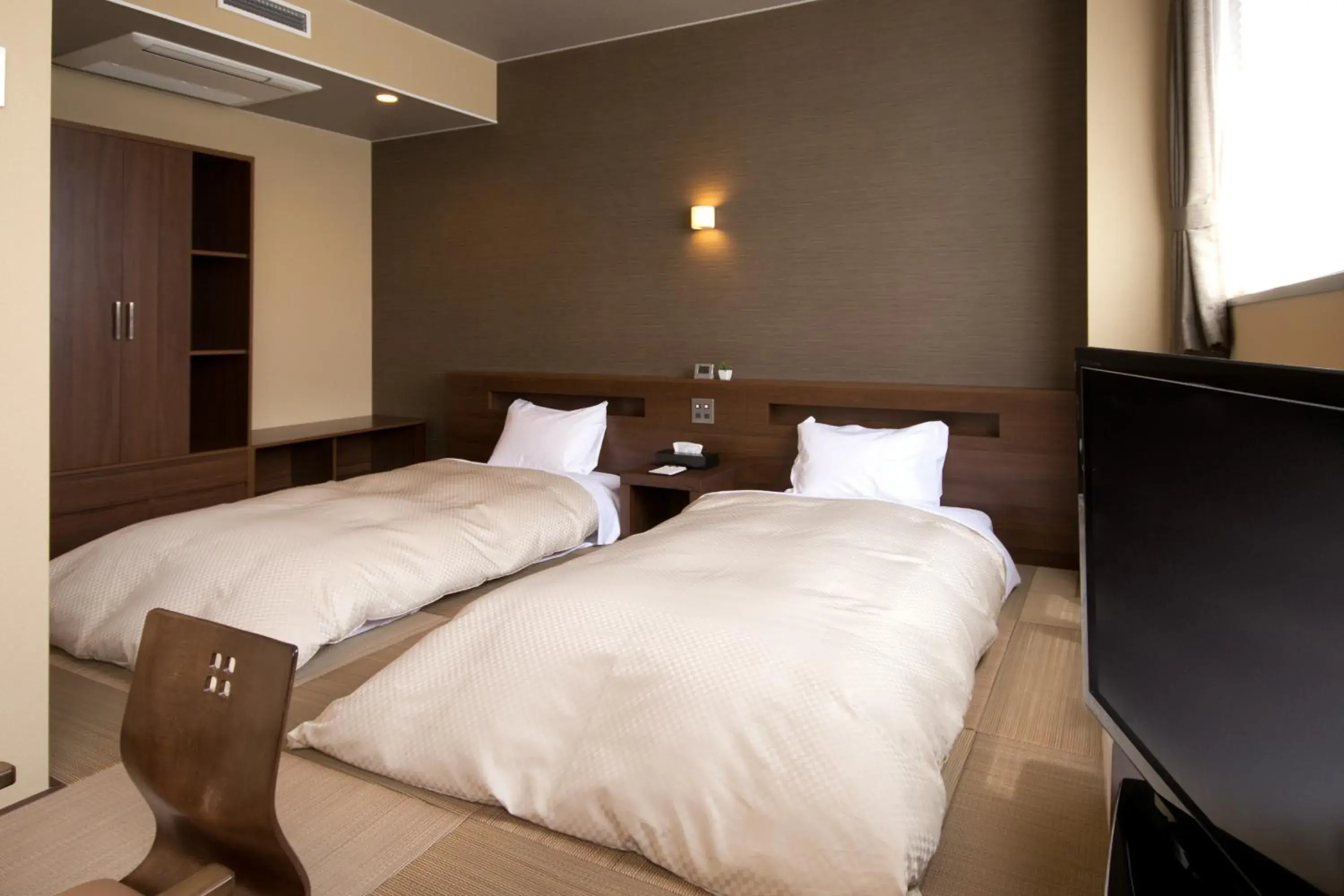 Standard Twin Room with Bathtub - Non Smoking in Hotel Futabatei Standard Twin Room with Bathtub - Non Smoking in Hotel Futabatei