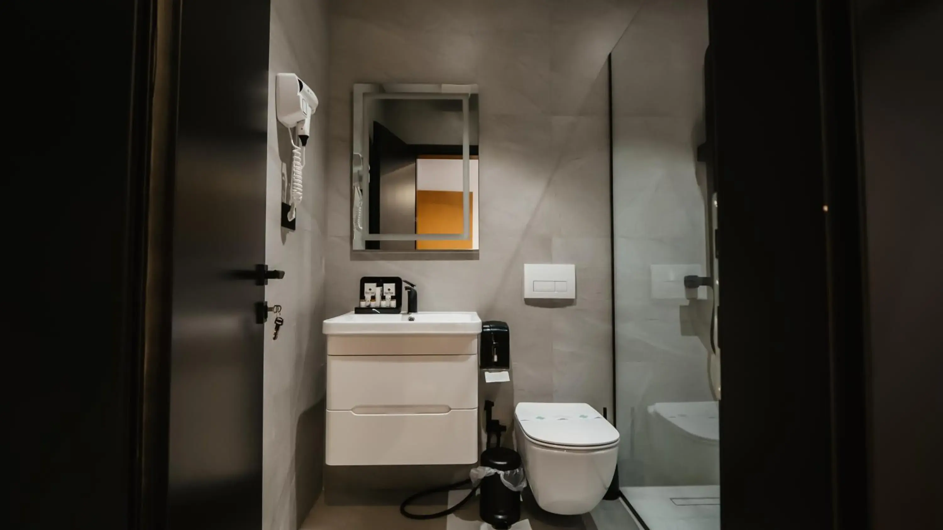 Deluxe Double Room (2 Adults + 1 Child) in BAZ'HUR Boutique Hotel Deluxe Double Room (2 Adults + 1 Child) in BAZ'HUR Boutique Hotel