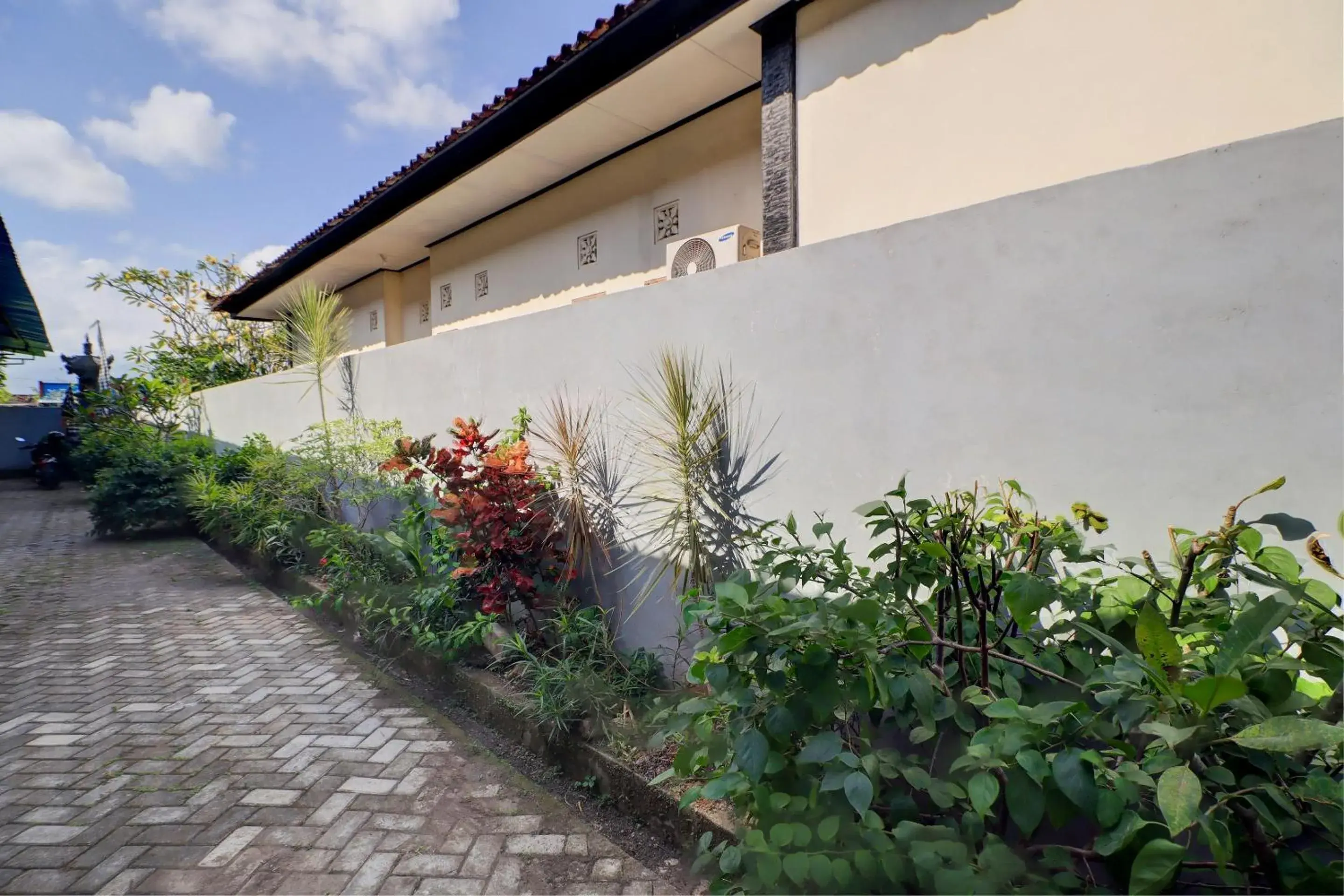 OYO Life 92838 Kost Ibu Surya OYO Life 92838 Kost Ibu Surya