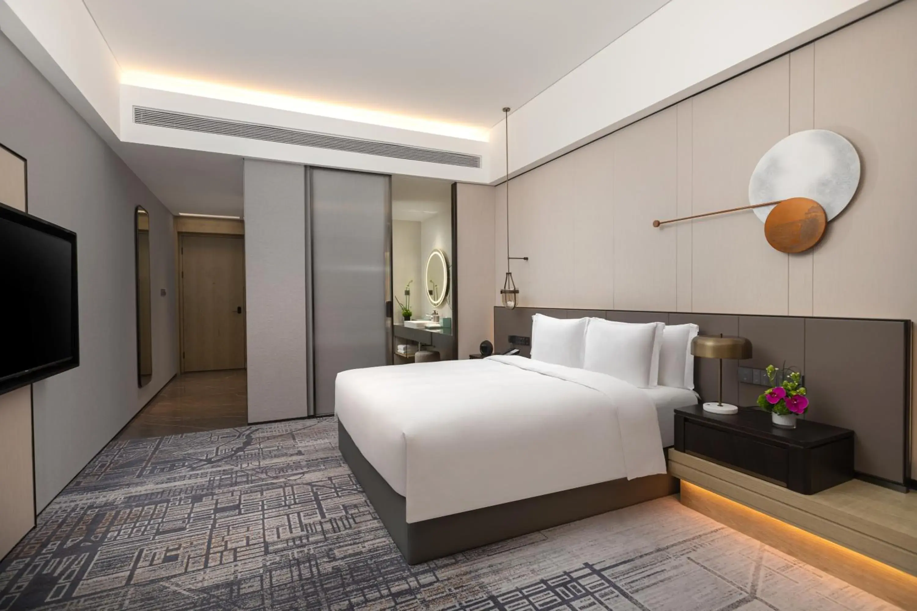 Standard King Room with City View in Crowne Plaza Jiangmen Binjiang by IHG Standard King Room with City View in Crowne Plaza Jiangmen Binjiang by IHG