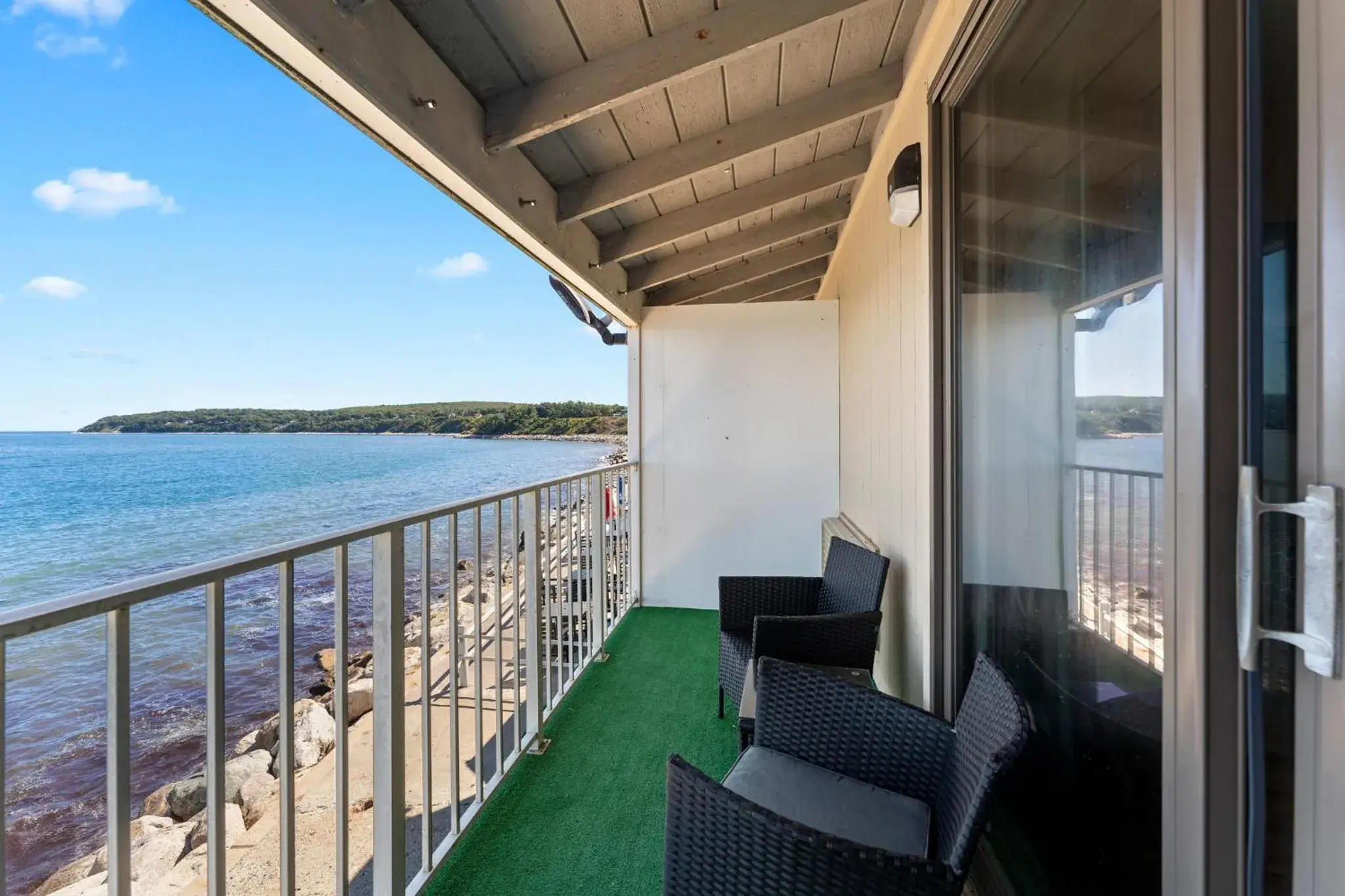 Deluxe Queen Room with Two Queen Beds with Oceanview - North Wing in Pilgrim Sands on Long Beach Deluxe Queen Room with Two Queen Beds with Oceanview - North Wing in Pilgrim Sands on Long Beach