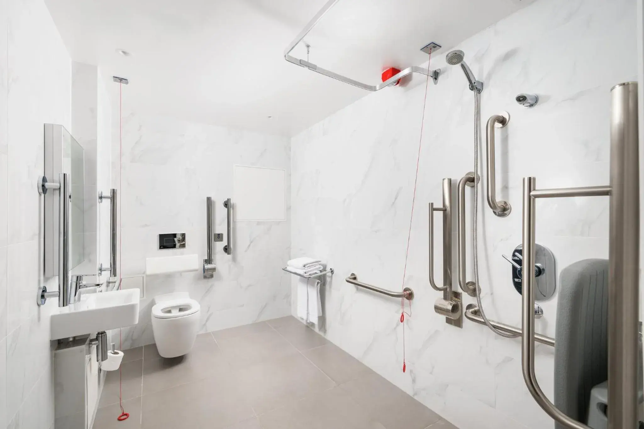 Standard Queen Room - Accessible/Windowless in voco London Marylebone by IHG Standard Queen Room - Accessible/Windowless in voco London Marylebone by IHG