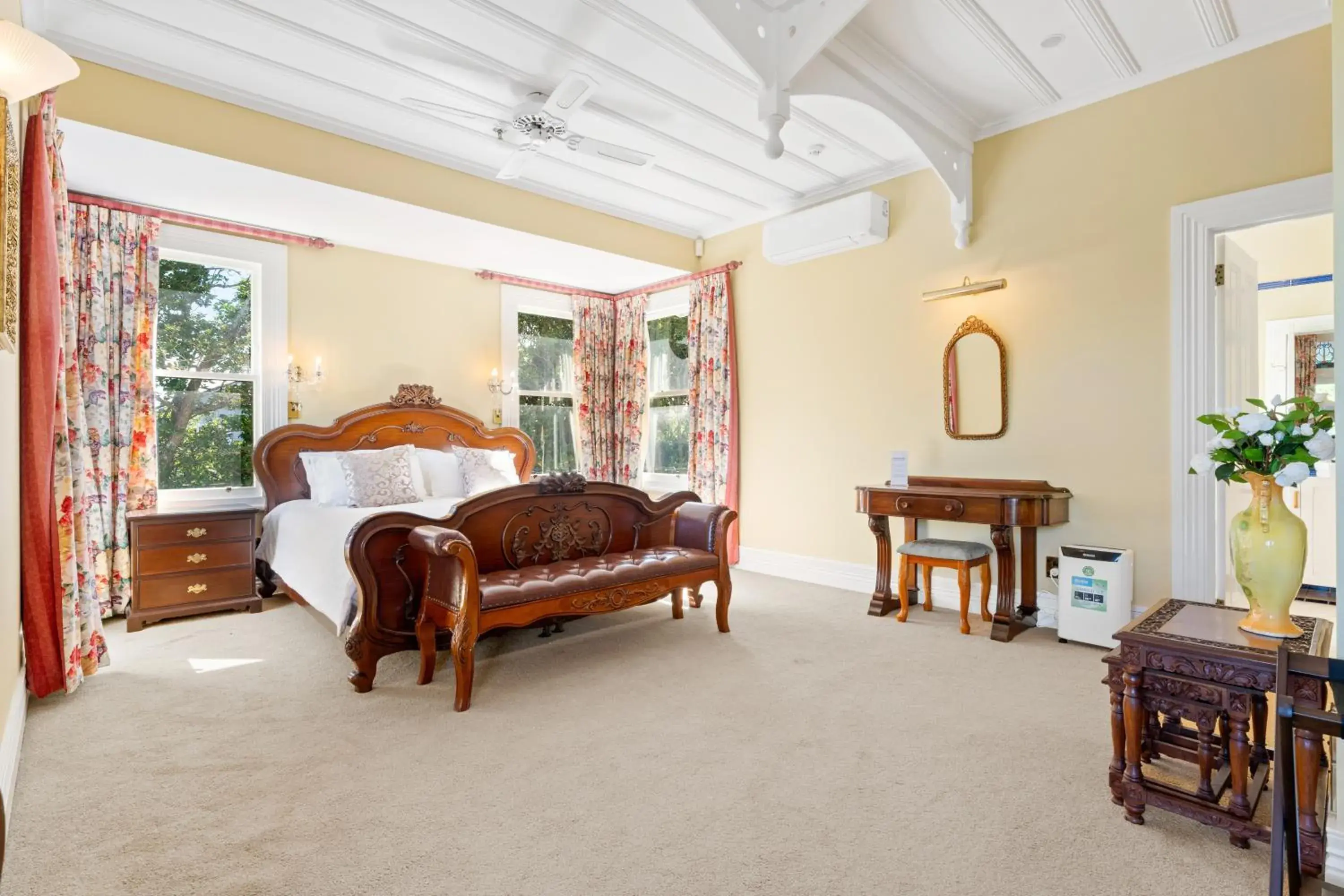 King Room with Balcony - single occupancy in Aachen House King Room with Balcony - single occupancy in Aachen House