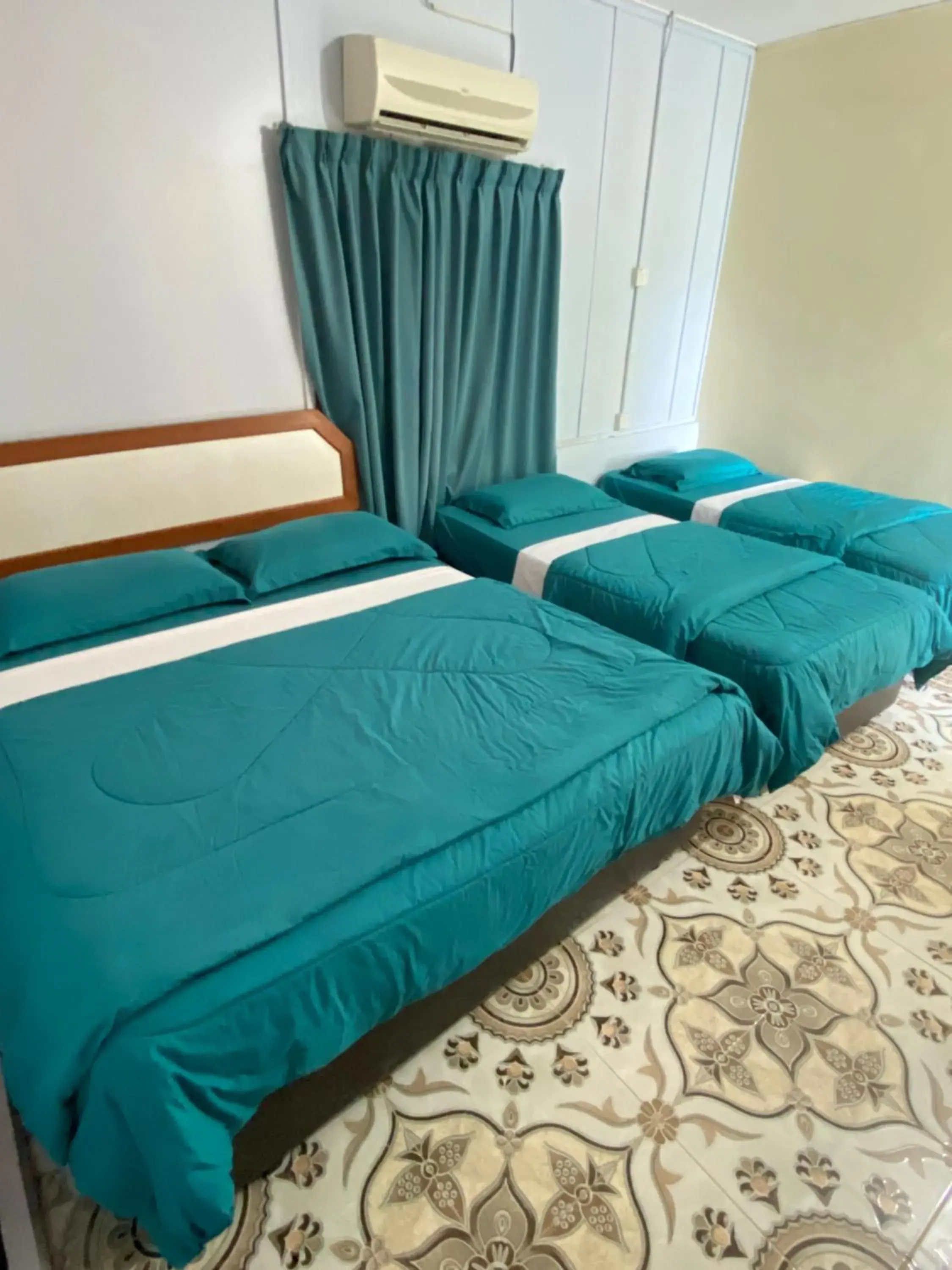 Family Room in D view hill hotel Family Room in D view hill hotel