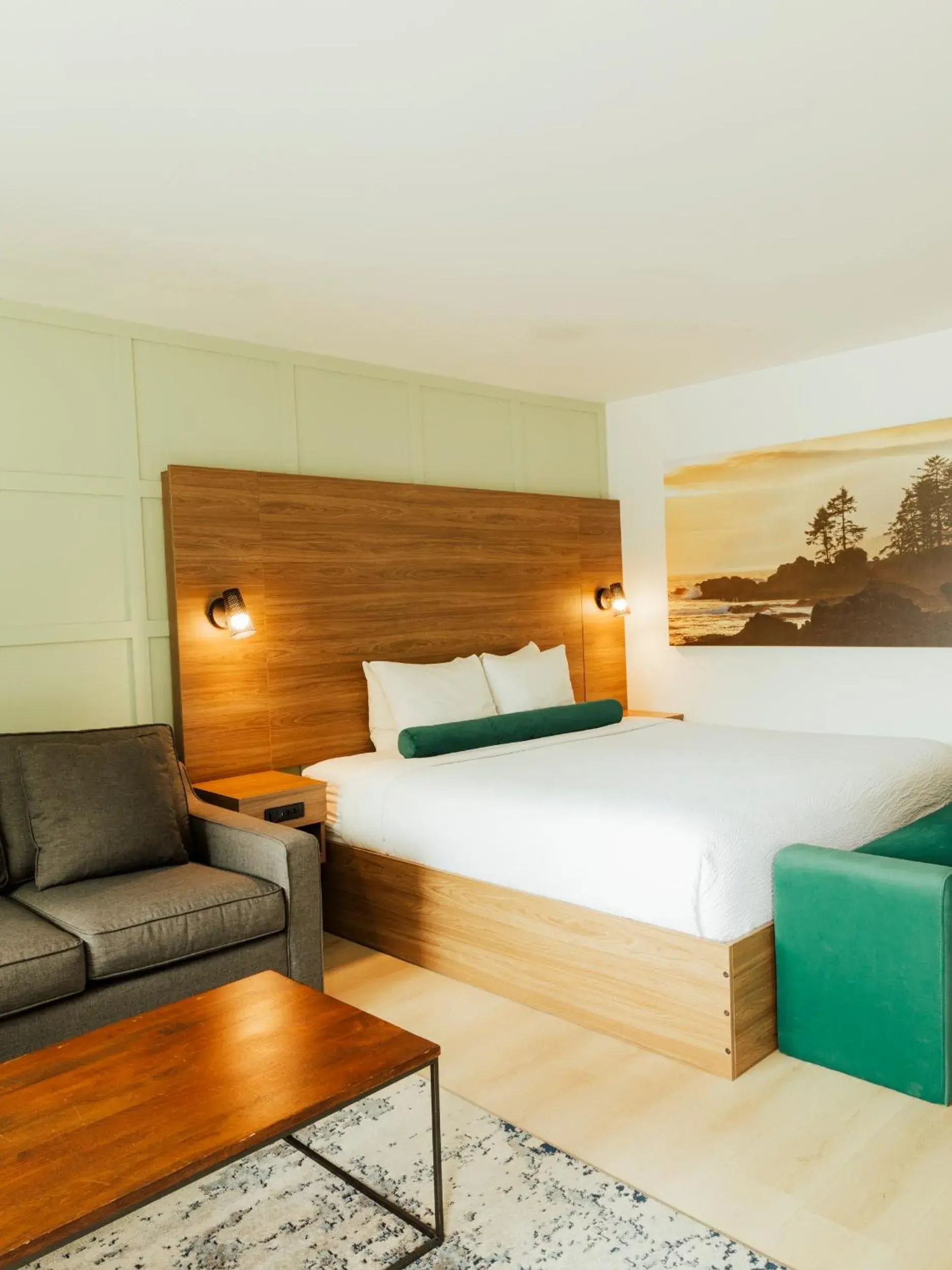 King Studio with Sofa Bed in Ucluelet Wildwood Inn King Studio with Sofa Bed in Ucluelet Wildwood Inn