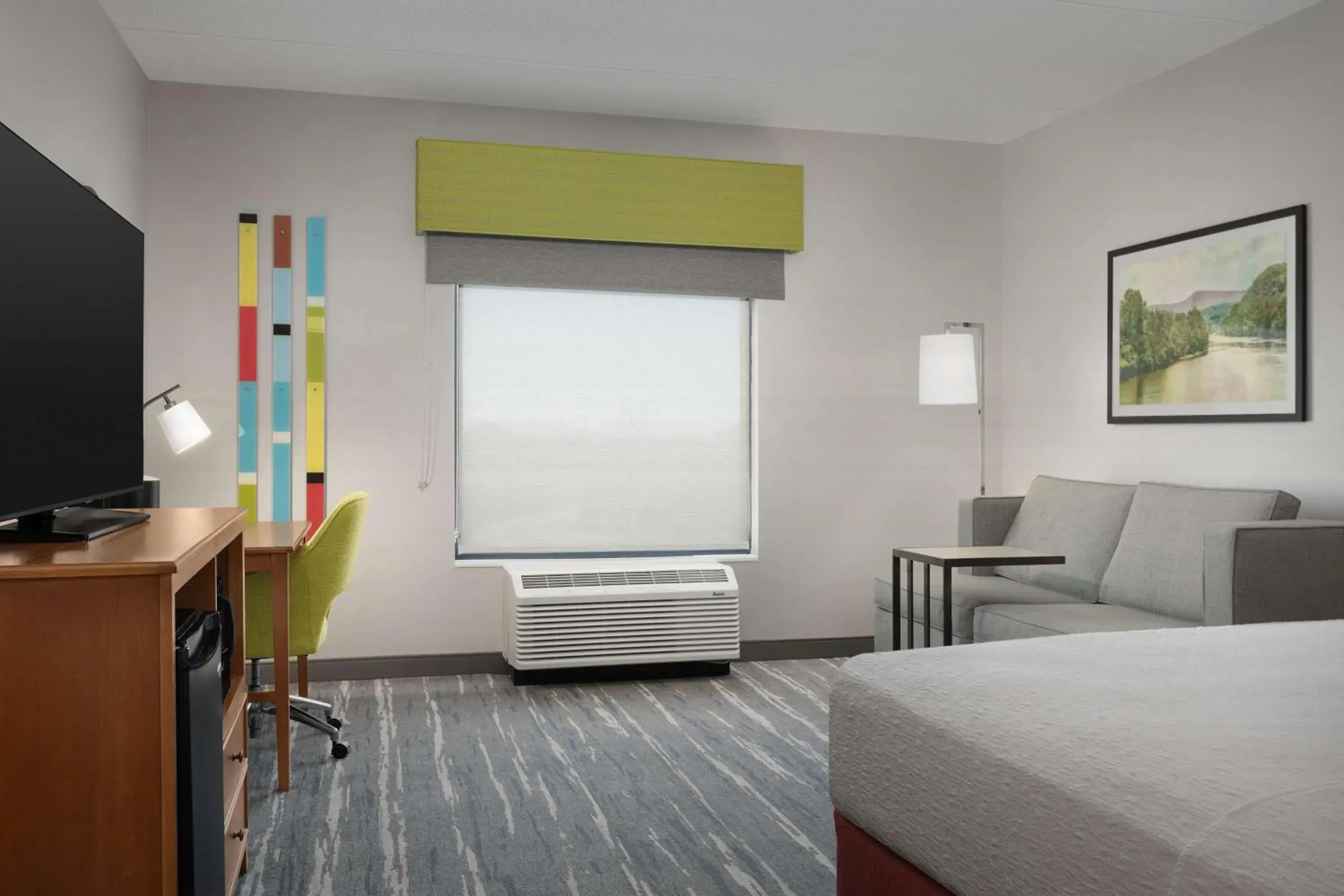 King Room with Sofa Bed - Non-Smoking in Hampton Inn and Suites Lynchburg King Room with Sofa Bed - Non-Smoking in Hampton Inn and Suites Lynchburg