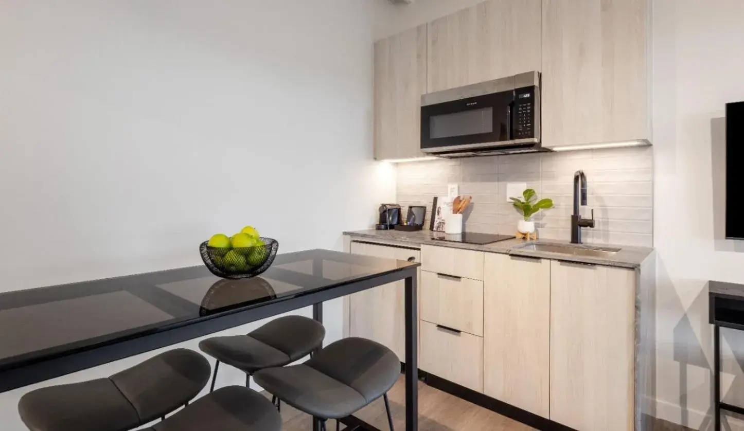 Junior One Bedroom in Steveston Waterfront Hotel Junior One Bedroom in Steveston Waterfront Hotel