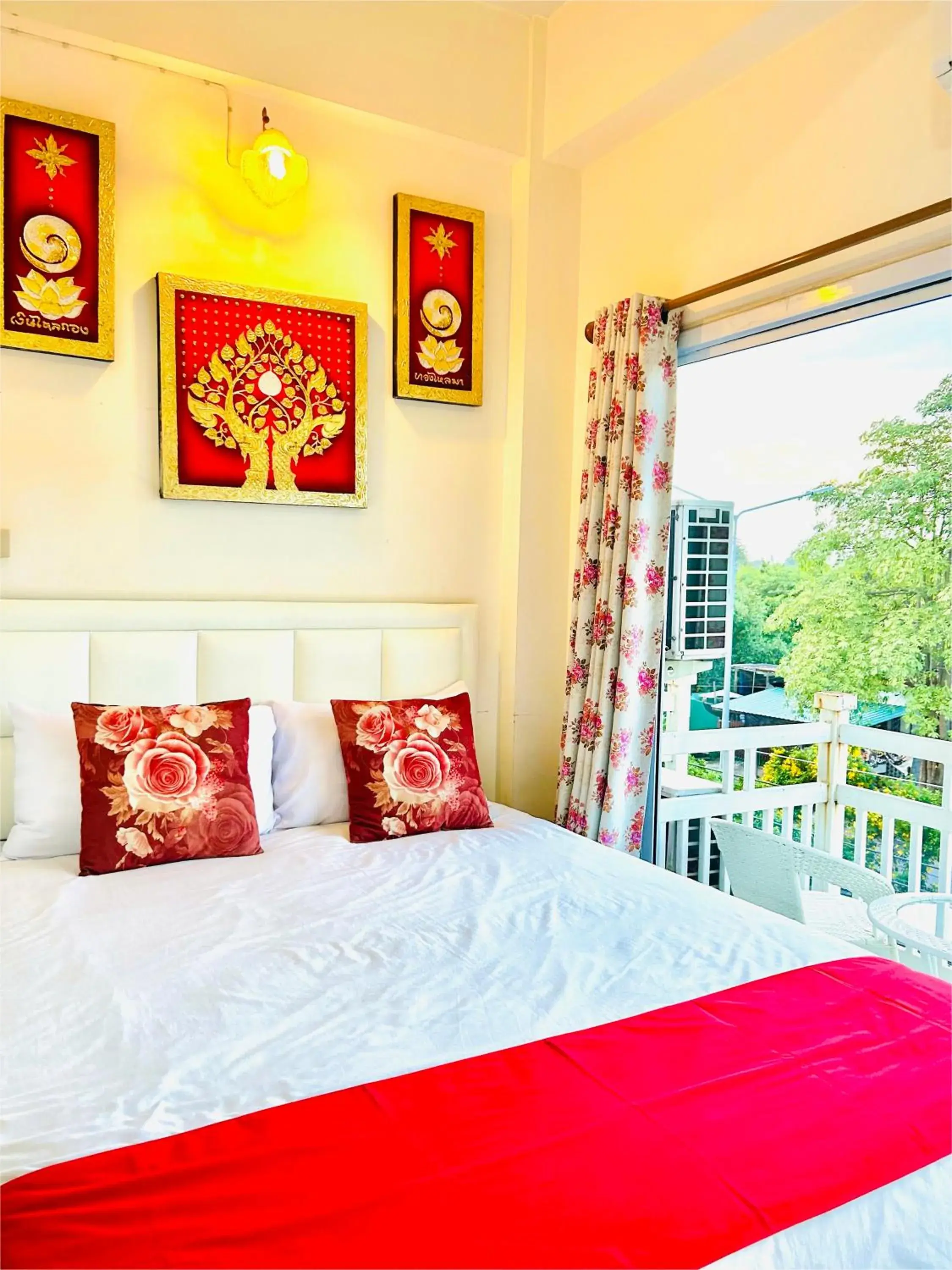 Deluxe Double Room with Balcony in Home One Love Ayutthaya GH Deluxe Double Room with Balcony in Home One Love Ayutthaya GH