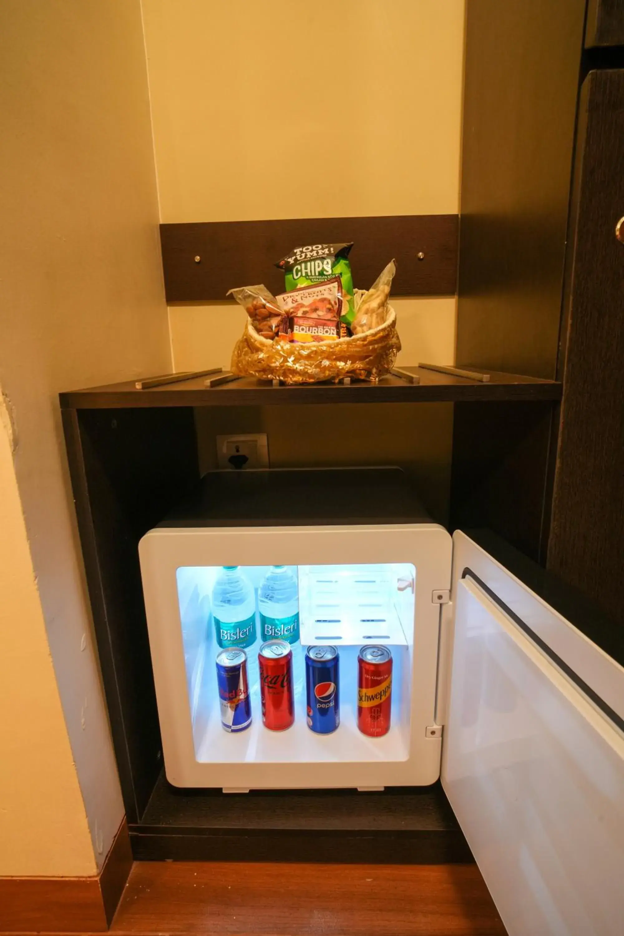 King Room - single occupancy in Gaurav Lords Resort King Room - single occupancy in Gaurav Lords Resort