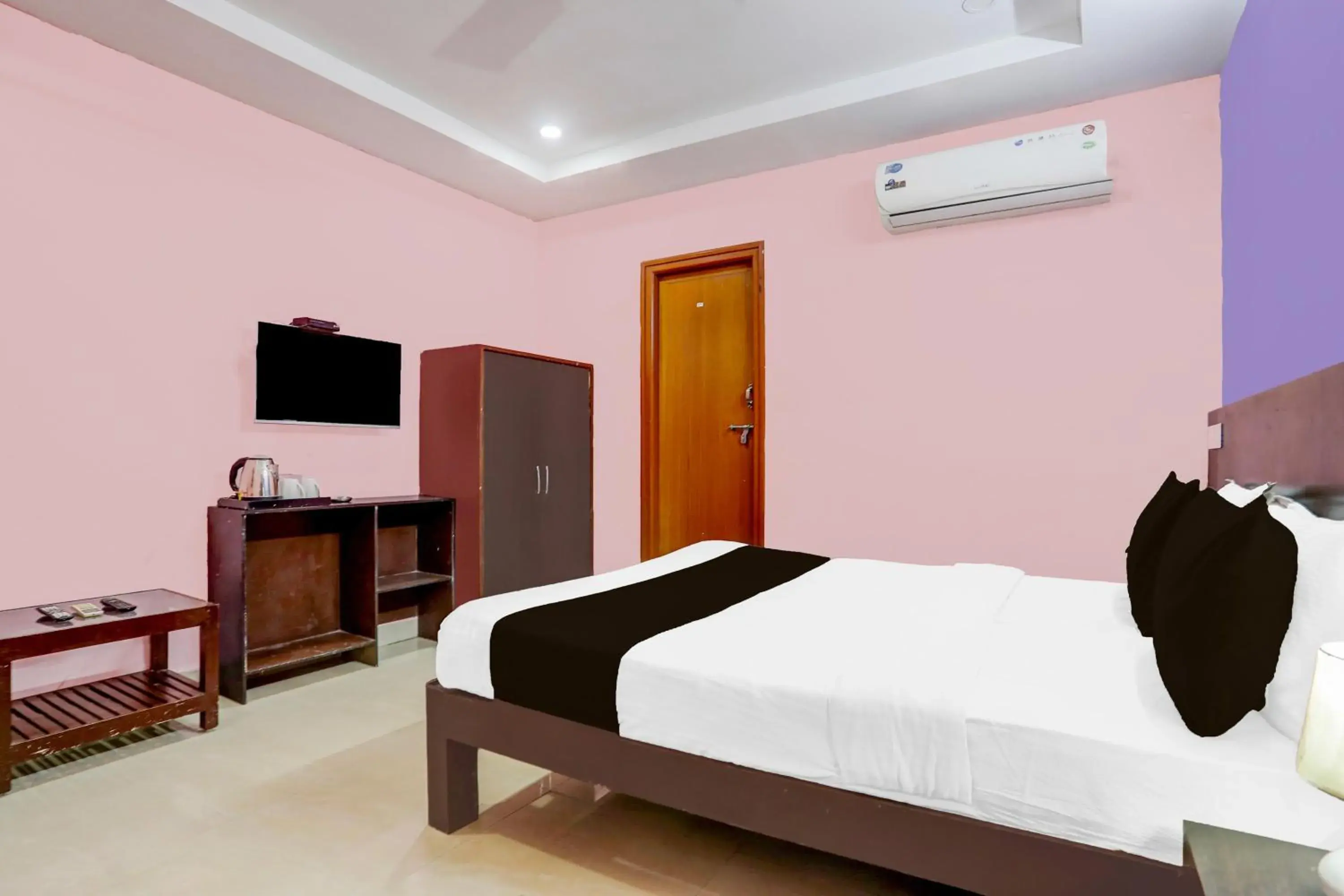 Classic Triple Room - single occupancy in Super Hotel O Karakambadi Near Alipiri formerly BVN Grand Classic Triple Room - single occupancy in Super Hotel O Karakambadi Near Alipiri formerly BVN Grand