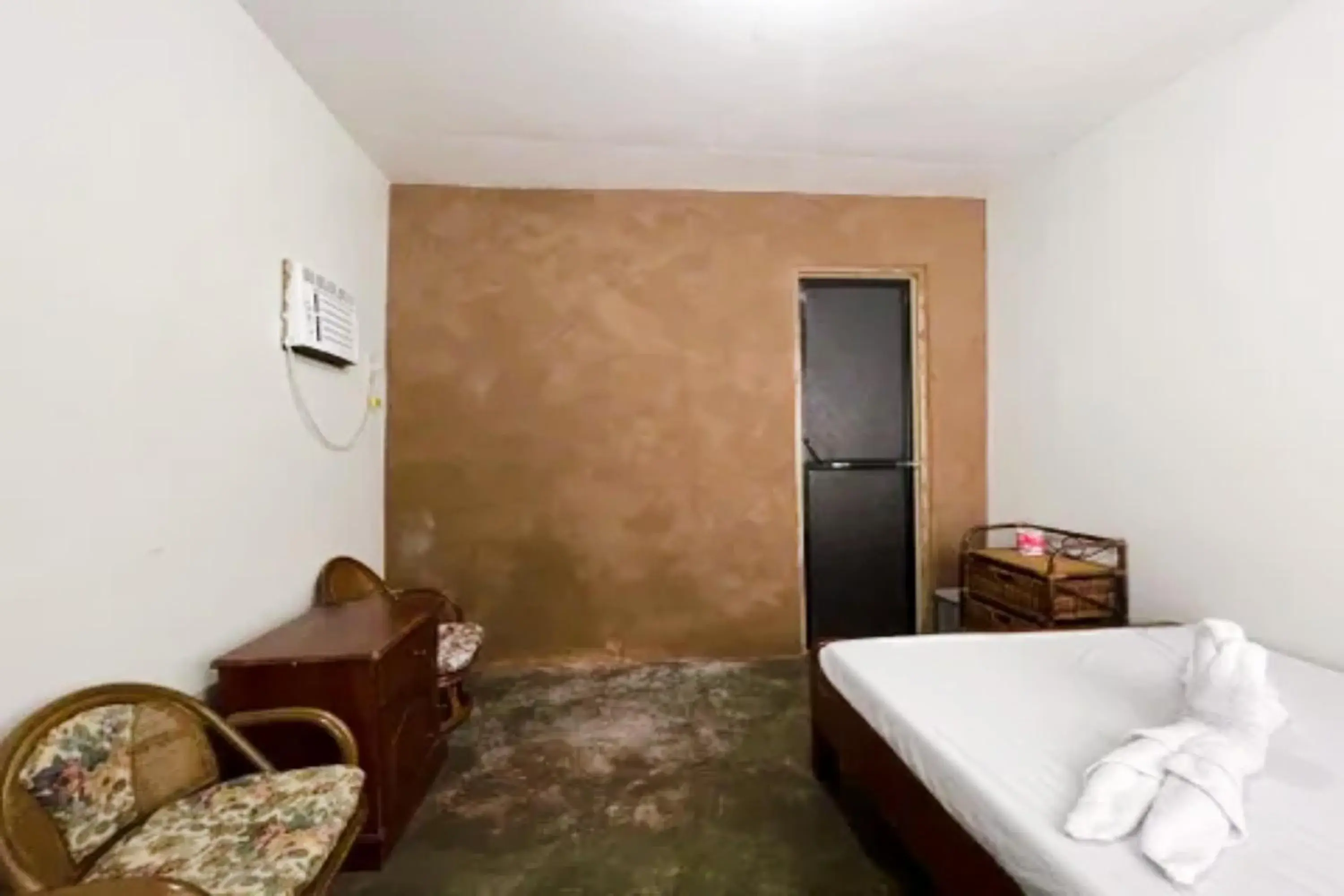 Standard Double Room in Jamjen's Lodge Standard Double Room in Jamjen's Lodge