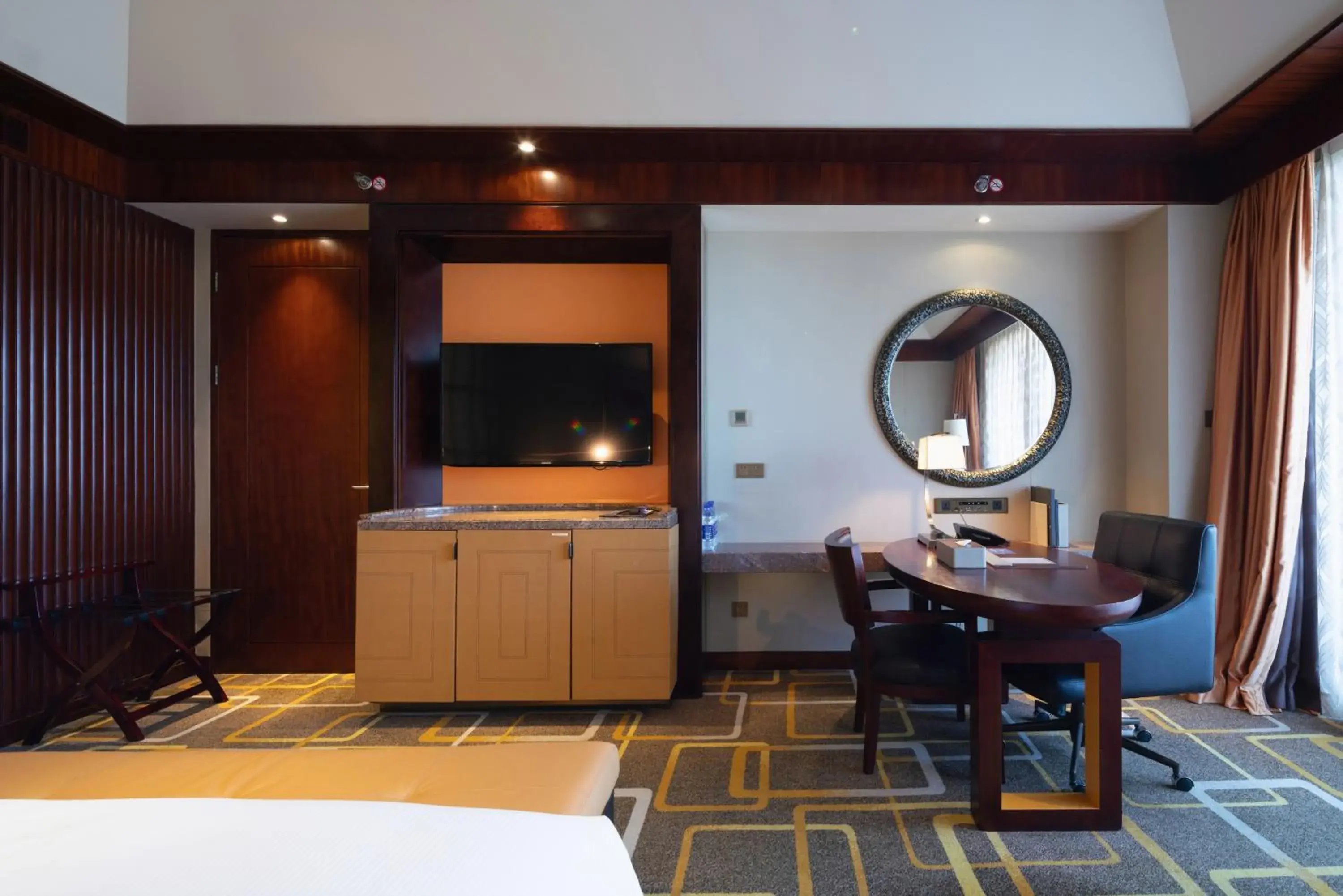 Executive King Room-Ocean View Lounge Access in Hilton Qingdao Golden Beach 丨1 hour's drive to China Fisheries and Seafood Expo Executive King Room-Ocean View Lounge Access in Hilton Qingdao Golden Beach 丨1 hour's drive to China Fisheries and Seafood Expo