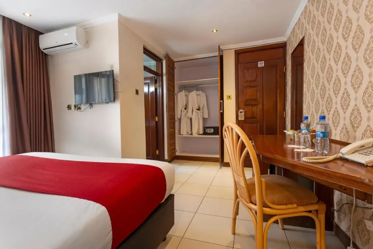 Single Room with Garden View - single occupancy in VICTORIA COMFORT INN Single Room with Garden View - single occupancy in VICTORIA COMFORT INN