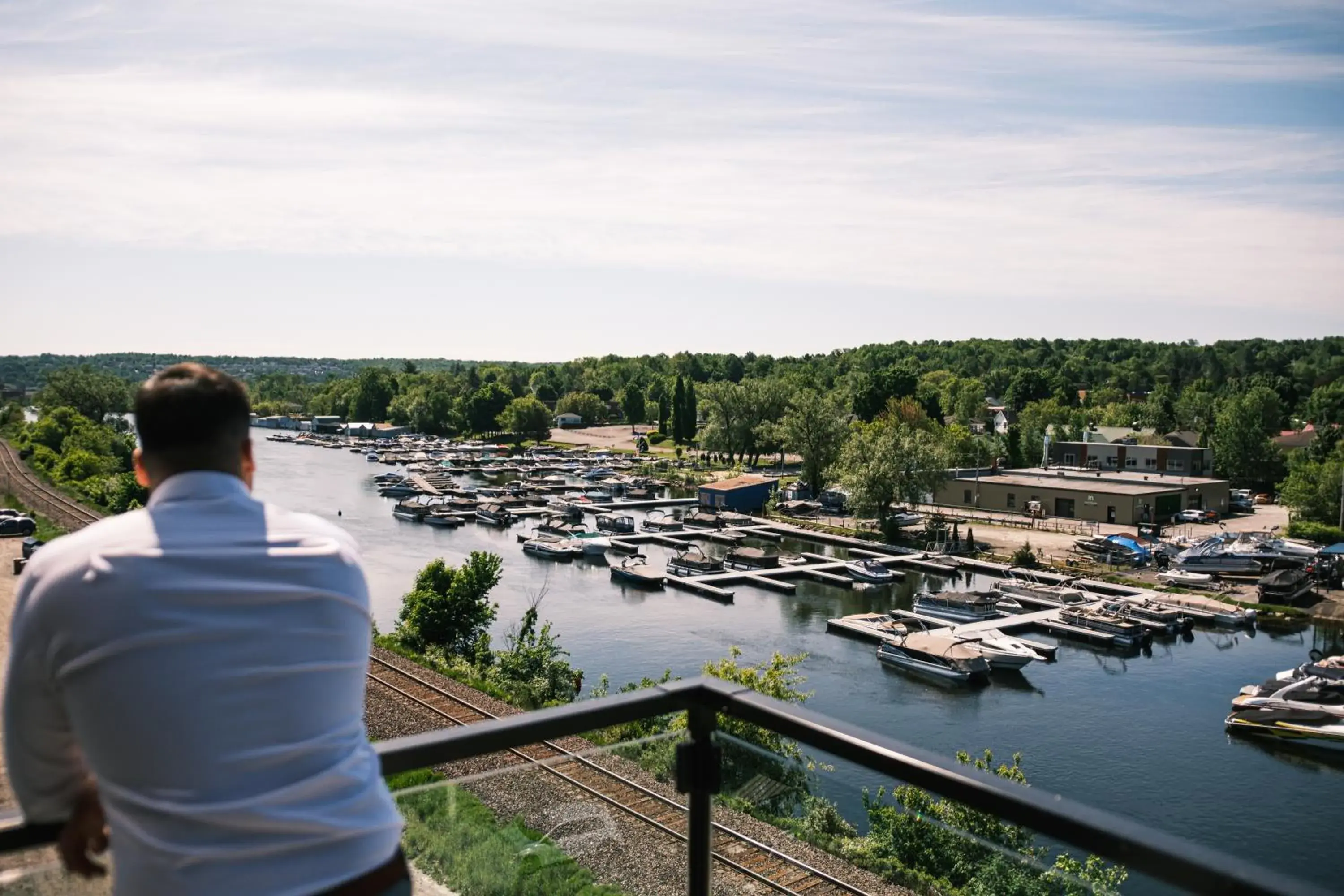 406 - 4th Floor One Bedroom Suite, Queen Bed, Lake View in Hôtel Expérience - Quartier Des Marinas 406 - 4th Floor One Bedroom Suite, Queen Bed, Lake View in Hôtel Expérience - Quartier Des Marinas