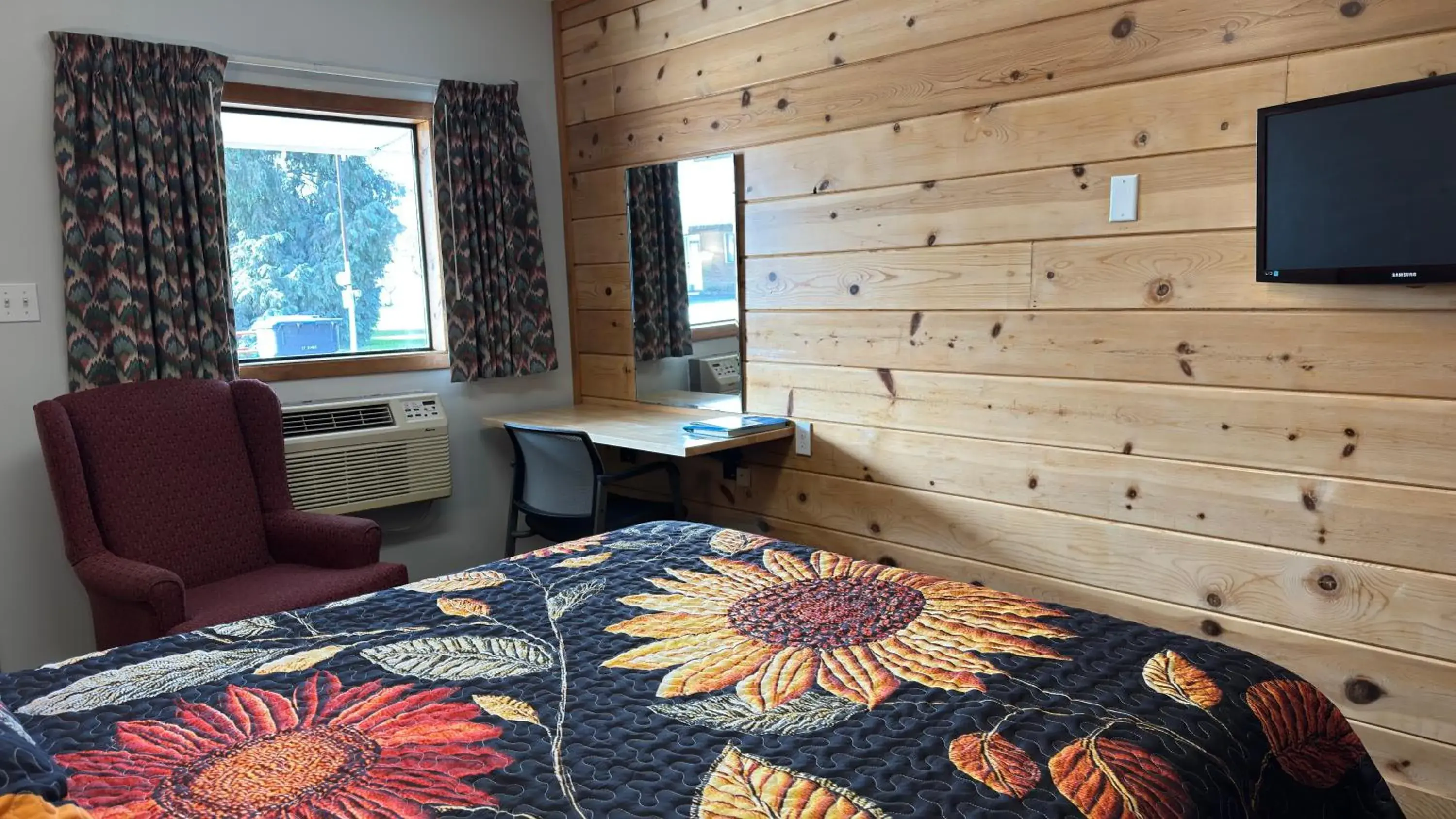 Standard Queen Room in Walla Walla Garden Motel Standard Queen Room in Walla Walla Garden Motel