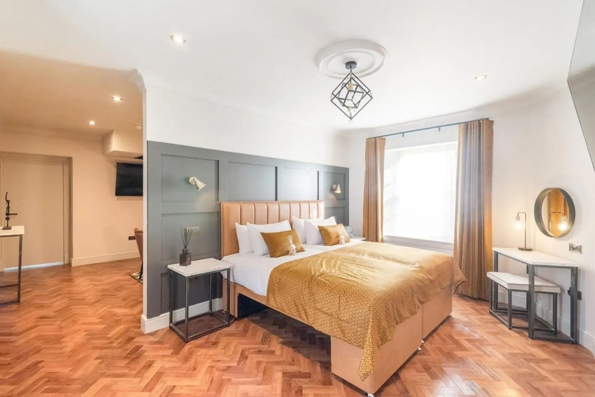 Superior King or Twin Suite in King Street Aparthotel Superior King or Twin Suite in King Street Aparthotel