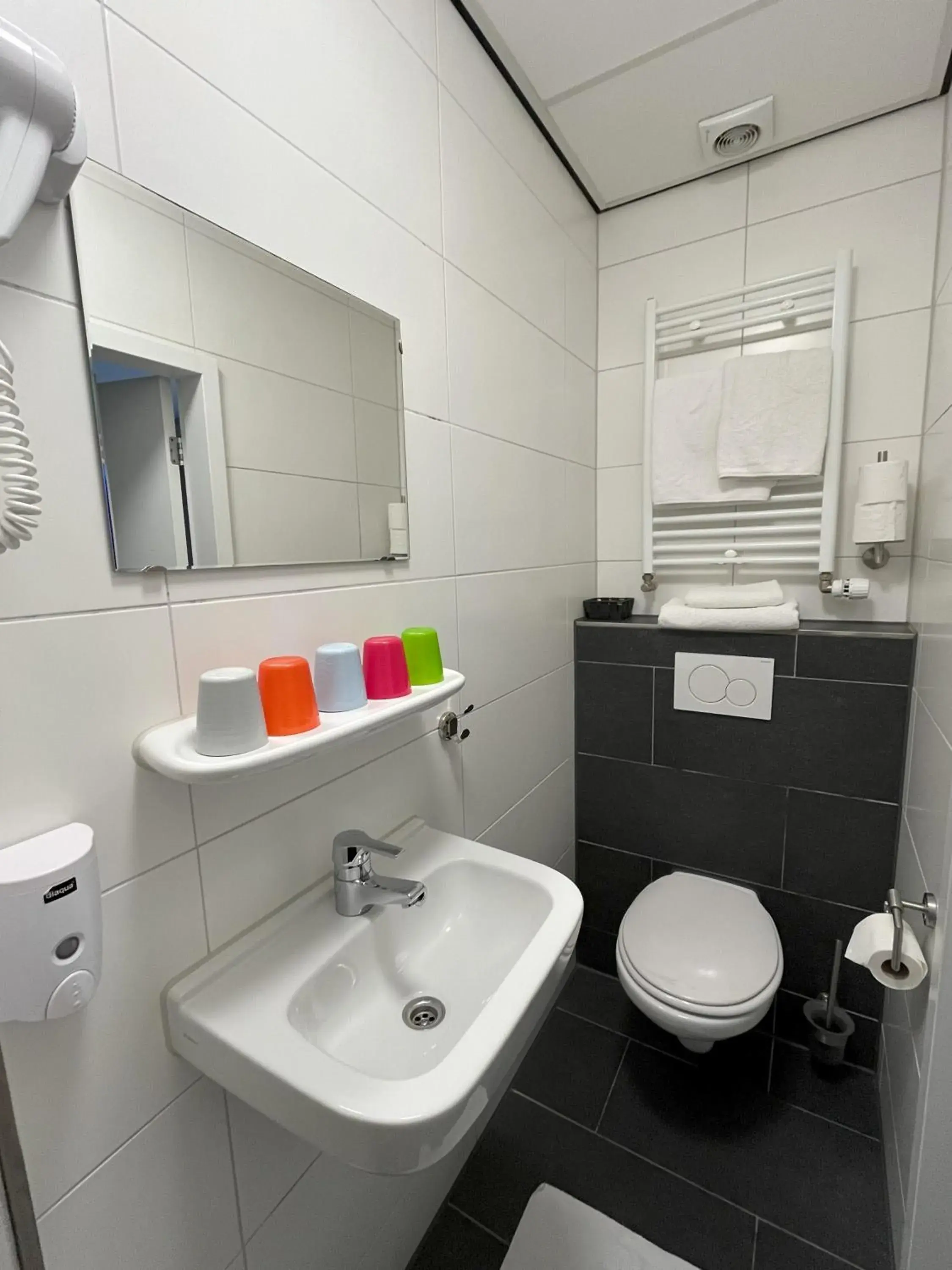 Standard Triple Room in Hotel Breitner Standard Triple Room in Hotel Breitner