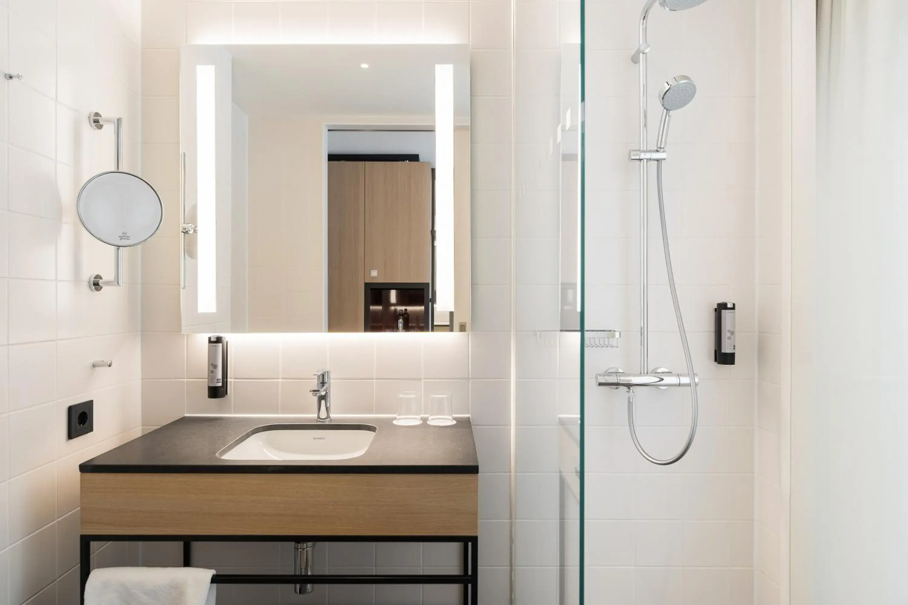 Superior Double Room in IntercityHotel Breda Superior Double Room in IntercityHotel Breda