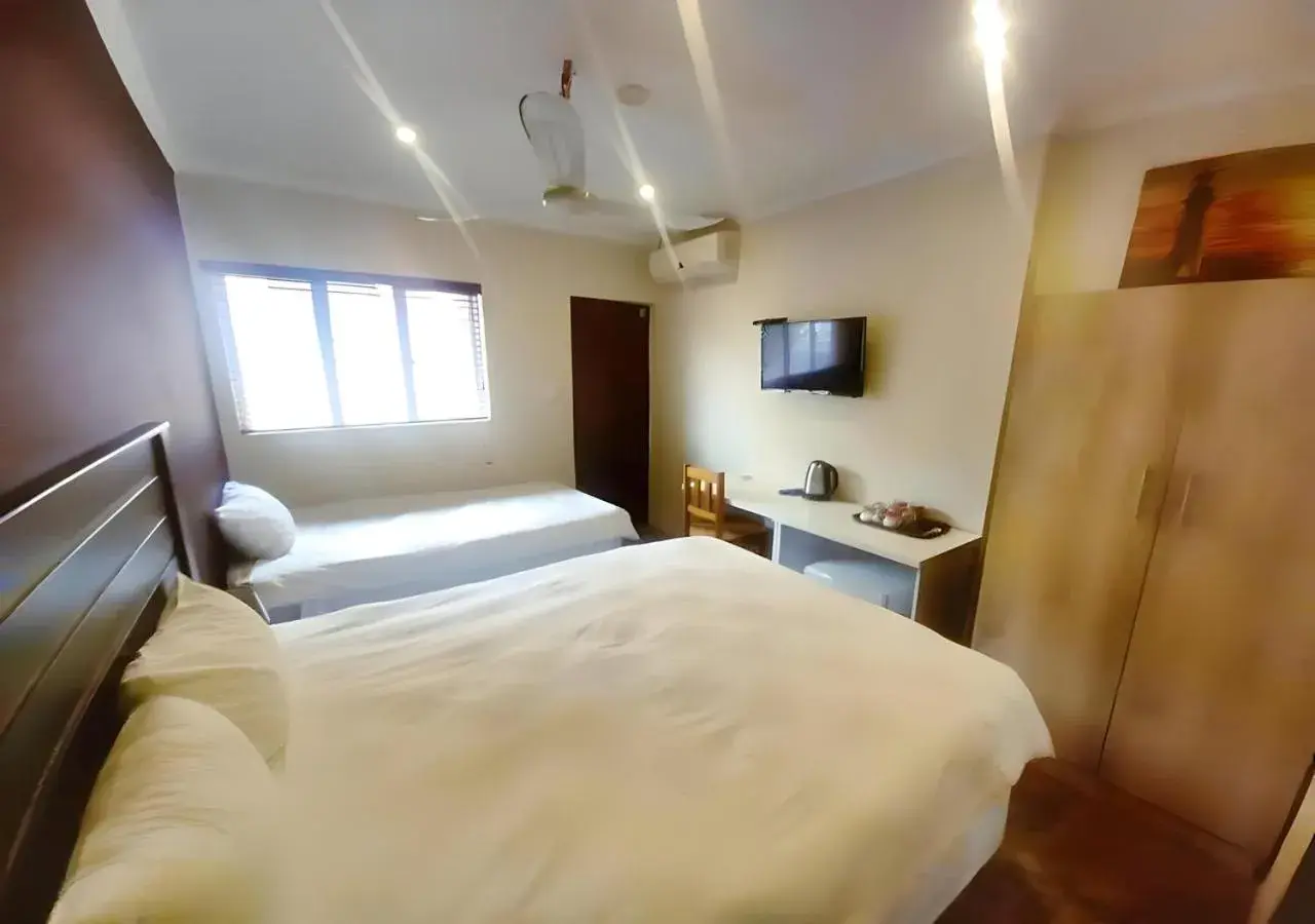 Deluxe Triple Room in Durban inn Deluxe Triple Room in Durban inn
