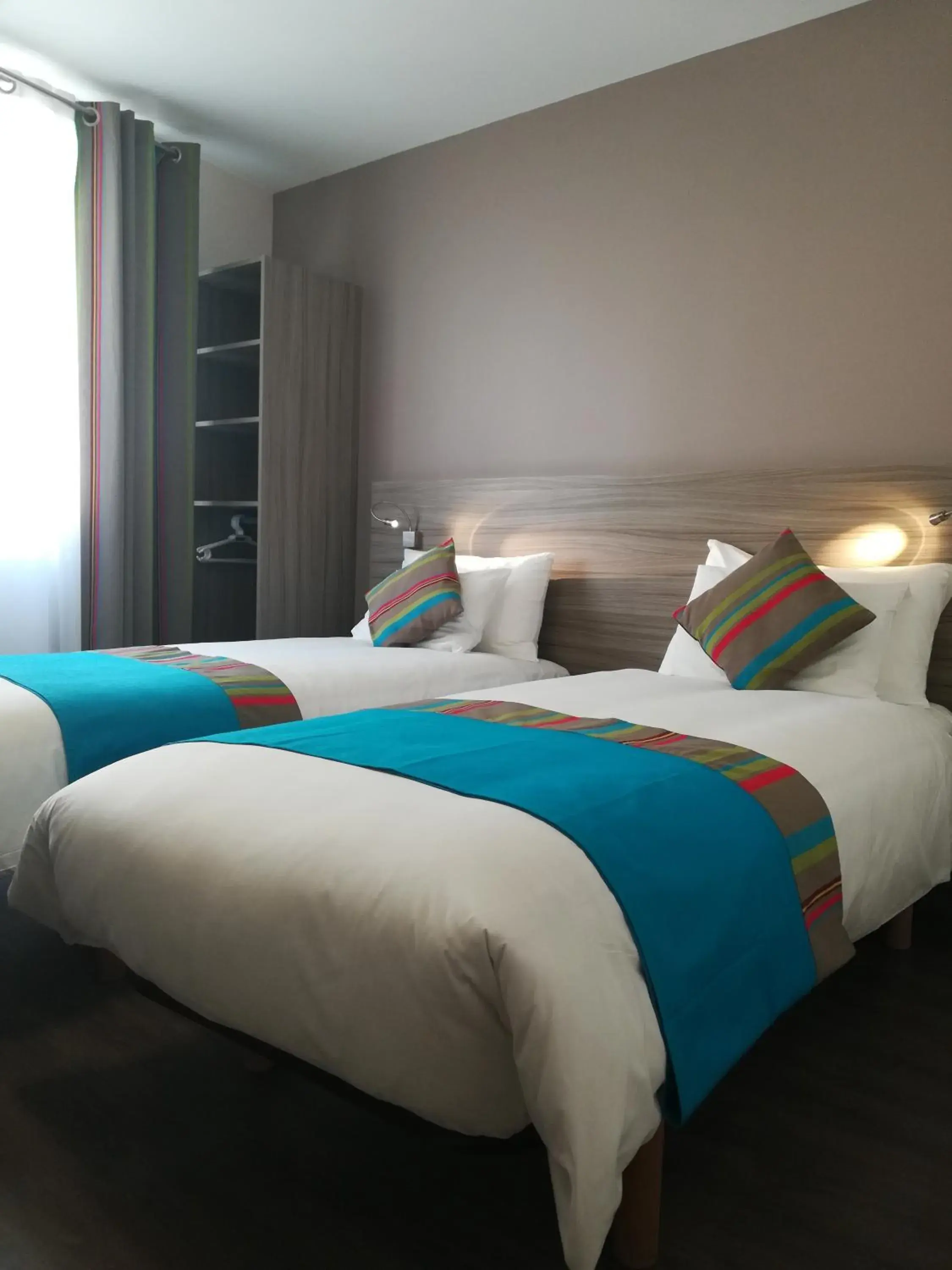 Twin Room in Hotel Le Majestic Canet plage Twin Room in Hotel Le Majestic Canet plage