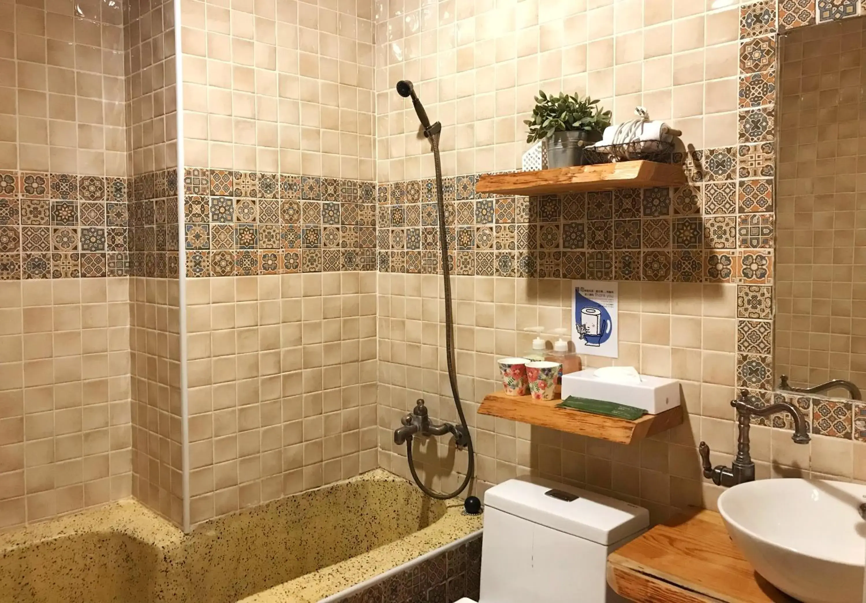 Deluxe Double Room with Bath - single occupancy in 墾丁寵物友善 鐵宿 Tetsu B&B Deluxe Double Room with Bath - single occupancy in 墾丁寵物友善 鐵宿 Tetsu B&B