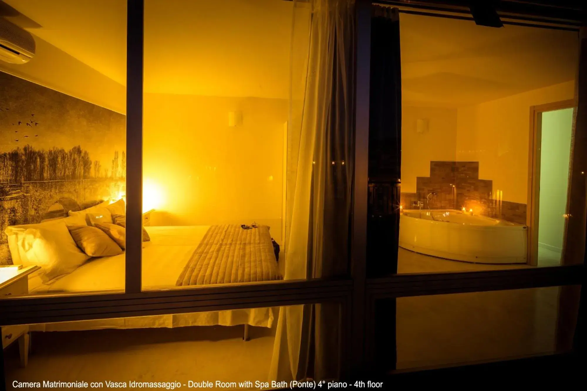 Double Room with Spa Bath in B&B 52cento Double Room with Spa Bath in B&B 52cento