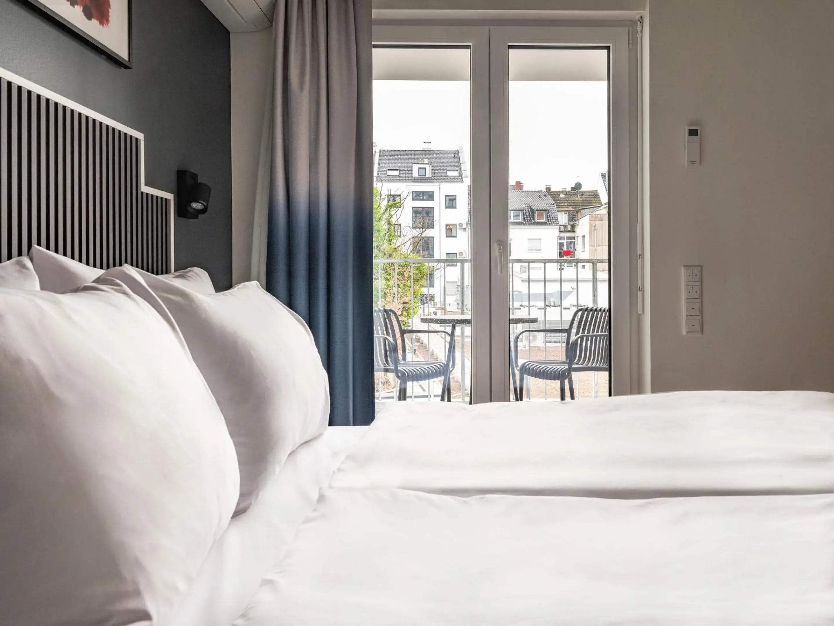 Large Studio with Kitchenette, Balcony and Sofa Bed in Numa Düsseldorf Leo Large Studio with Kitchenette, Balcony and Sofa Bed in Numa Düsseldorf Leo