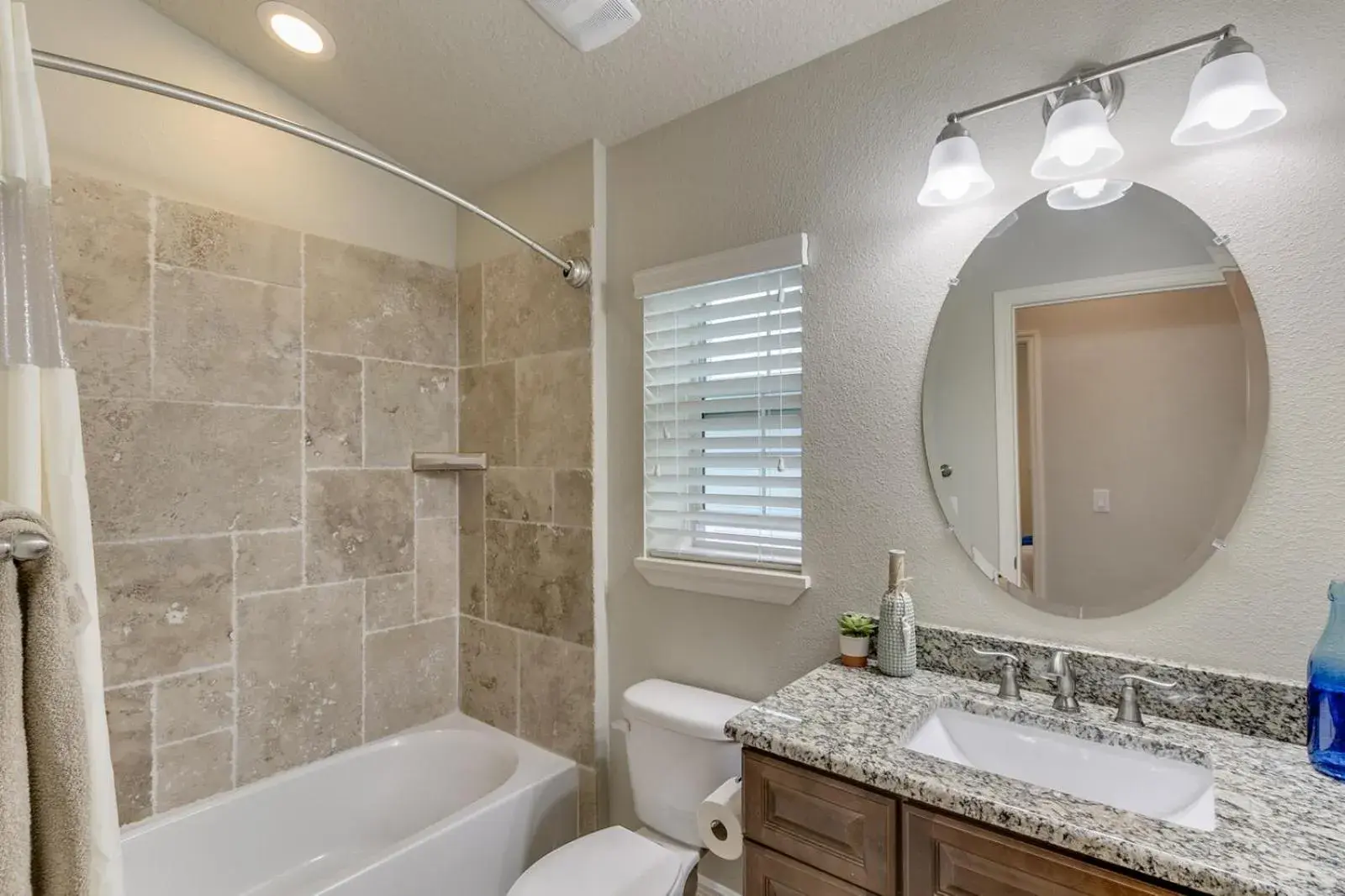 Three-Bedroom Townhouse in Dolphins Vacation Rental Three-Bedroom Townhouse in Dolphins Vacation Rental