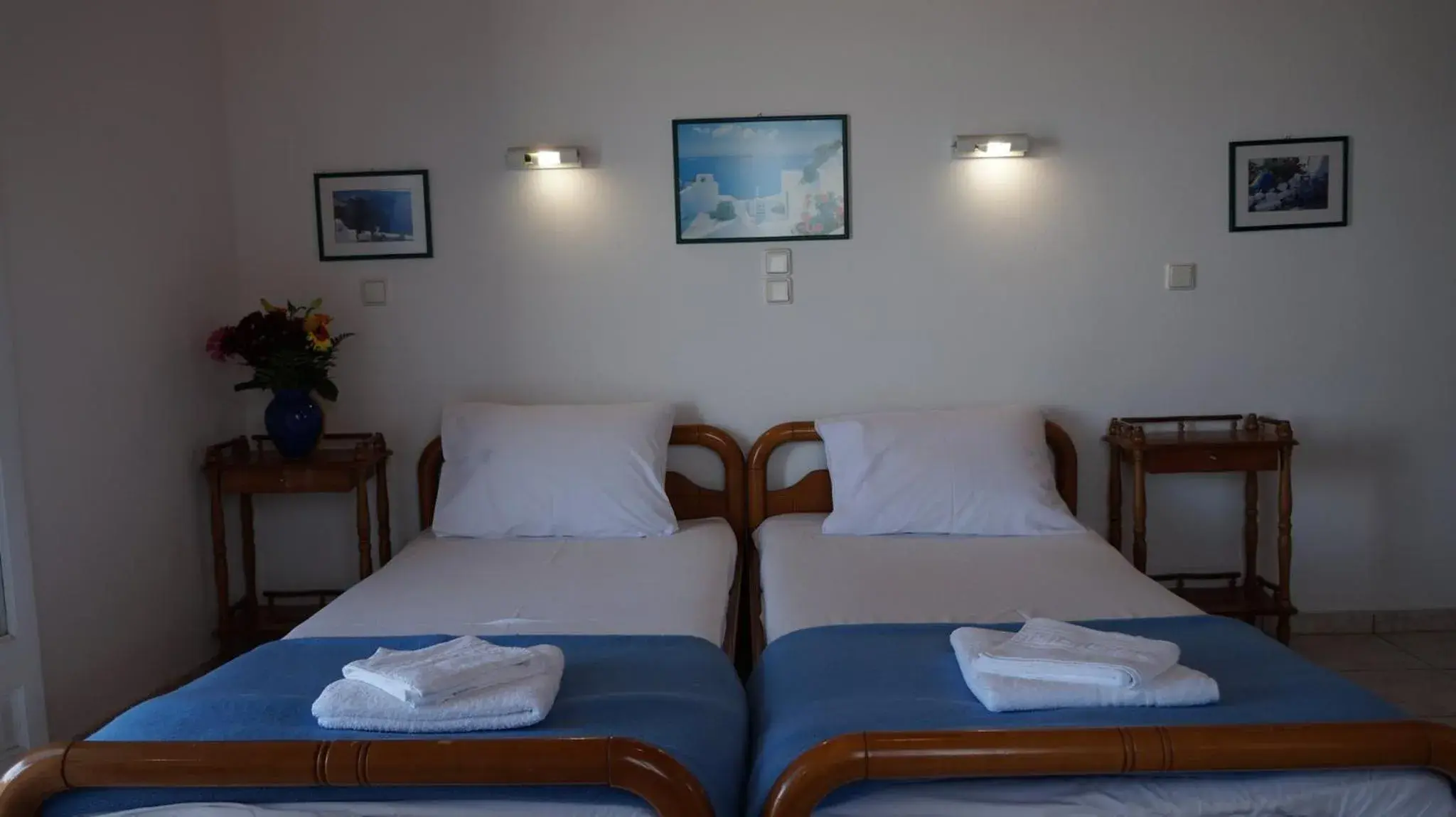 Budget Twin Room in Hotel Hara Budget Twin Room in Hotel Hara