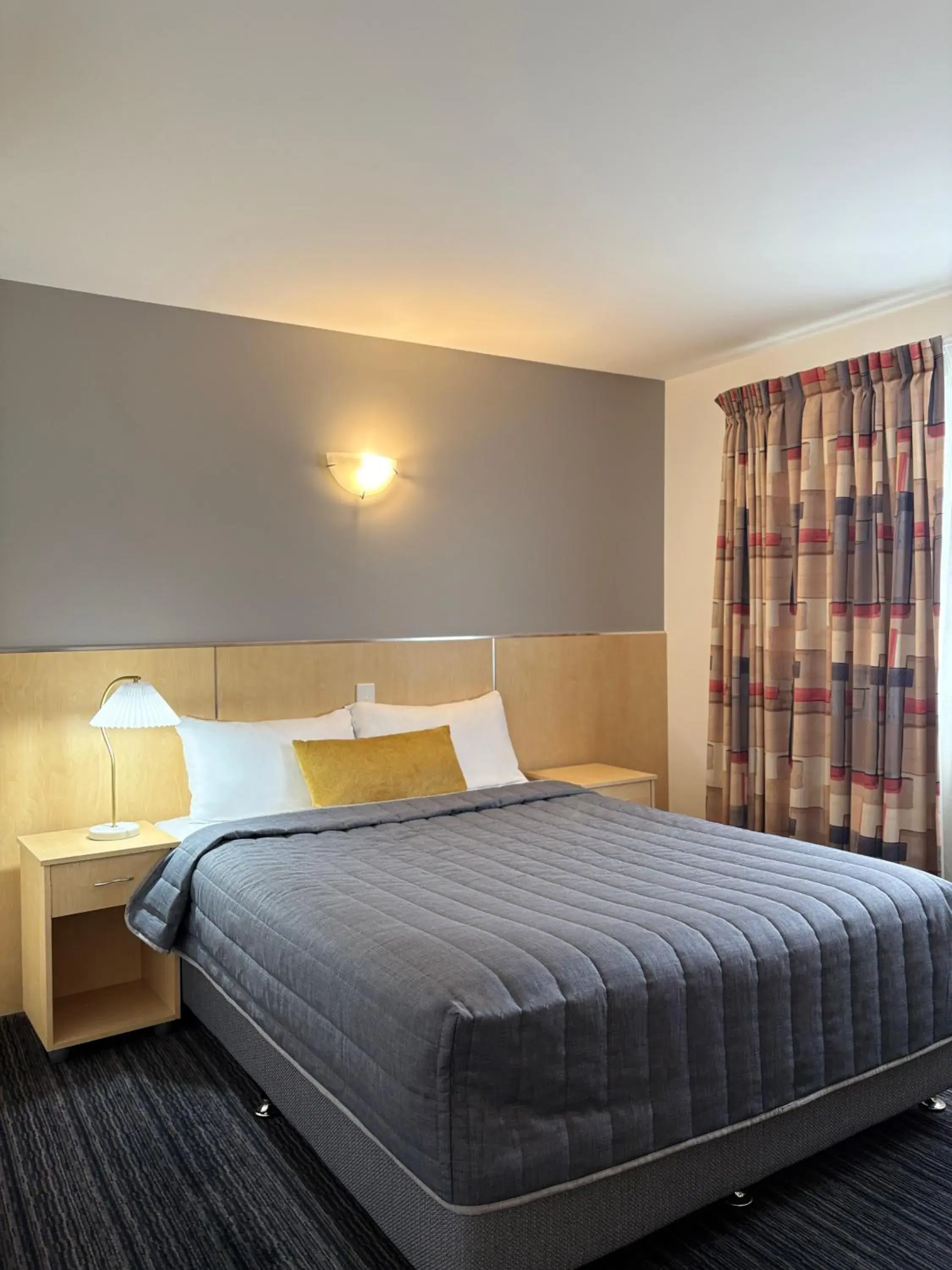 One-Bedroom Suite in The Mayfair Emerald One-Bedroom Suite in The Mayfair Emerald