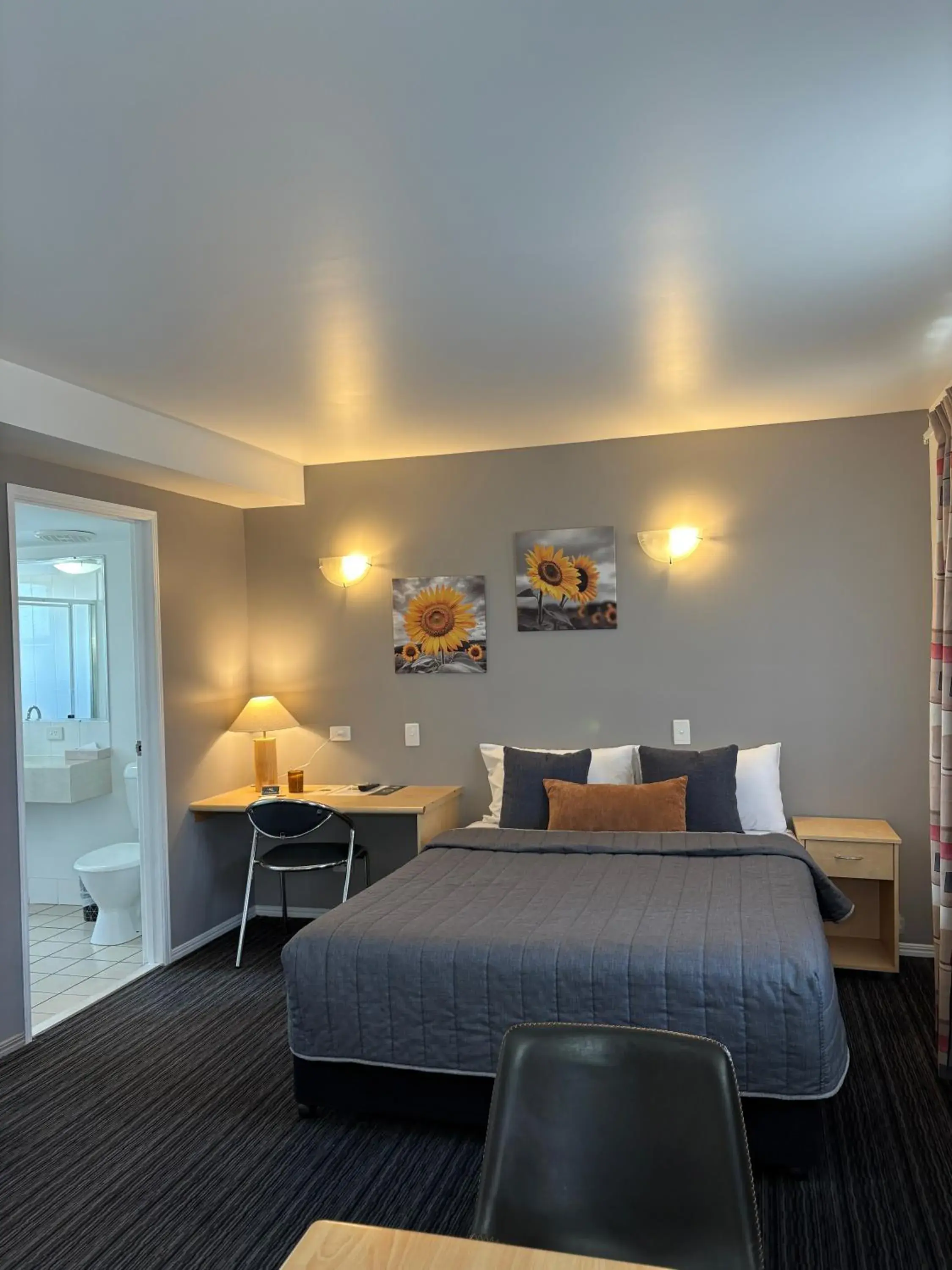 Family Suite in The Mayfair Emerald Family Suite in The Mayfair Emerald