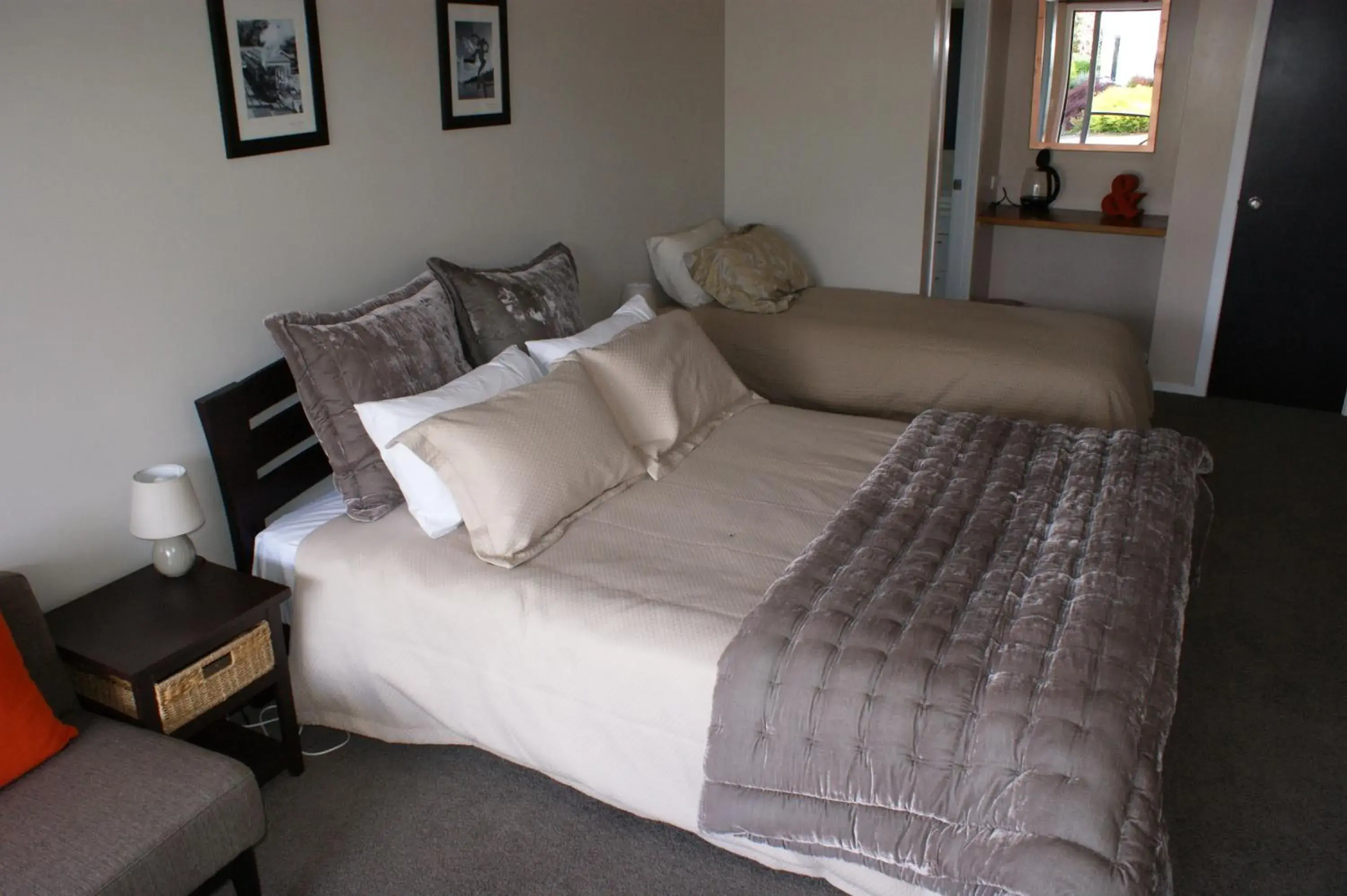 Deluxe Double or Twin Room - Mink in 73 Milton Accommodation Deluxe Double or Twin Room - Mink in 73 Milton Accommodation