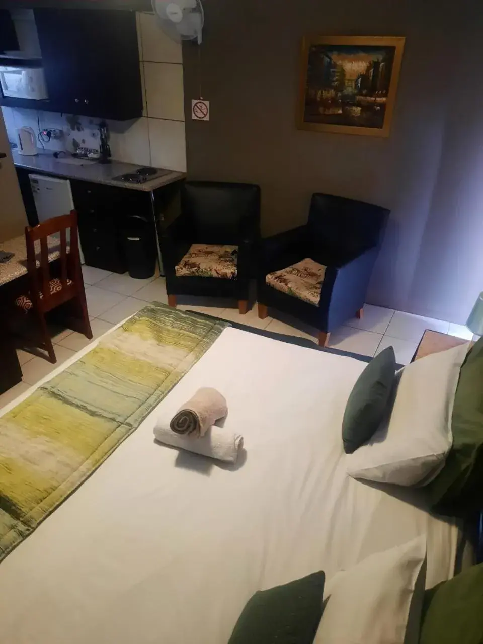 Standard Apartment - single occupancy in Aviators Retreat B&B Standard Apartment - single occupancy in Aviators Retreat B&B