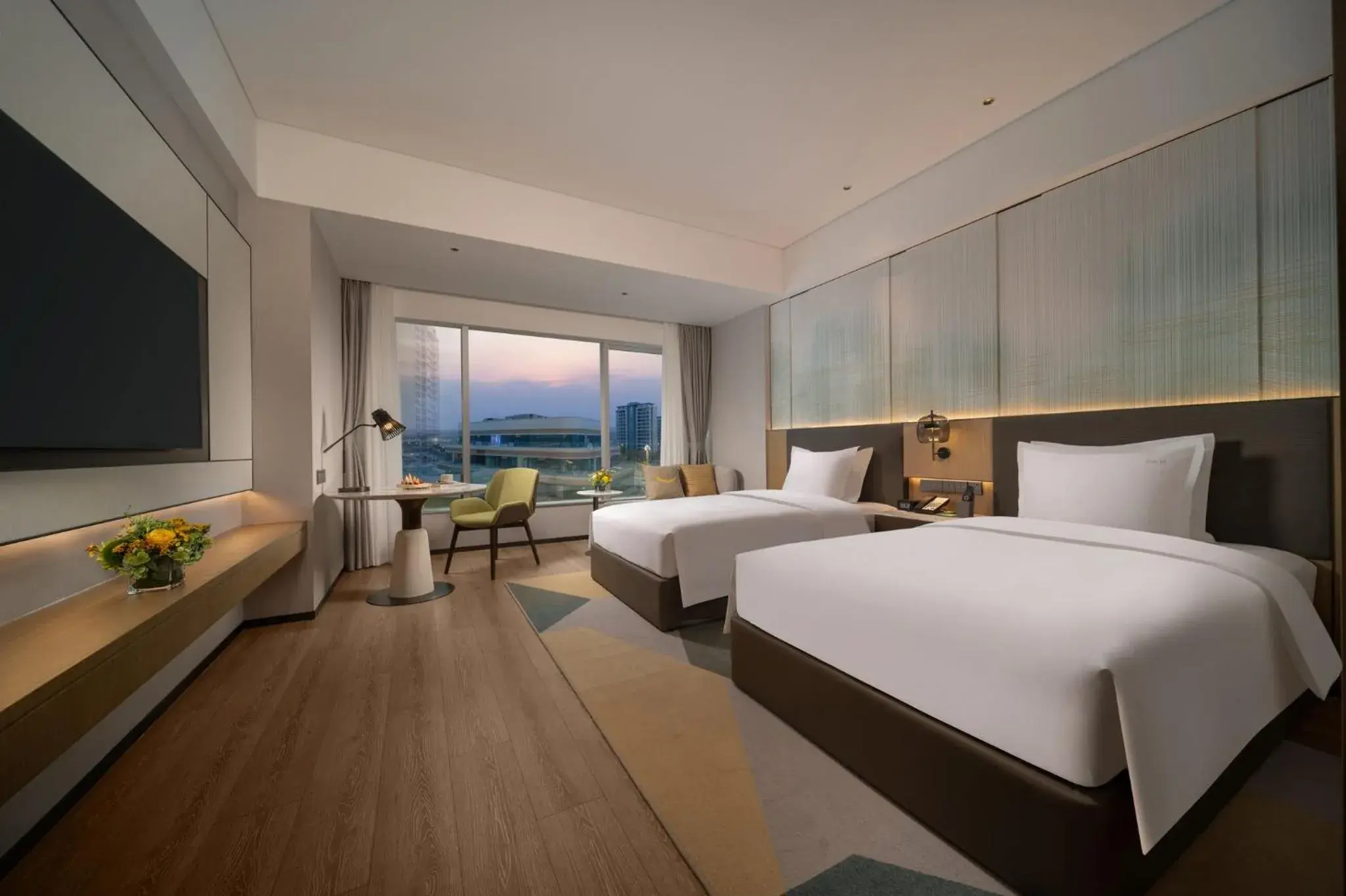 Double Room with Mobility Accessible Roll In Shower in Holiday Inn Chengdu East, an IHG Hotel Double Room with Mobility Accessible Roll In Shower in Holiday Inn Chengdu East, an IHG Hotel