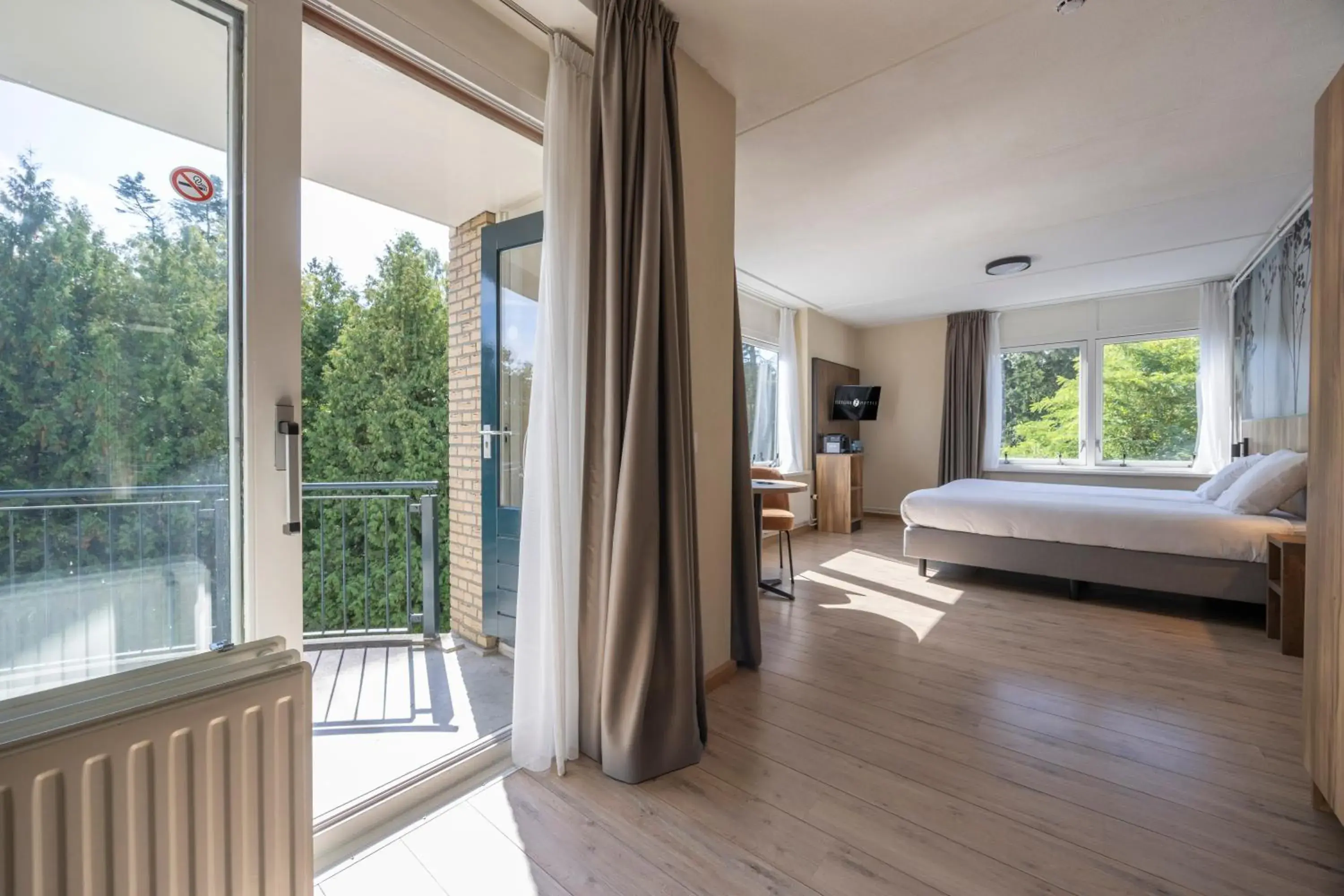 Junior Suite with Shower and Balcony in Fletcher Hotel Restaurant De Eese Junior Suite with Shower and Balcony in Fletcher Hotel Restaurant De Eese