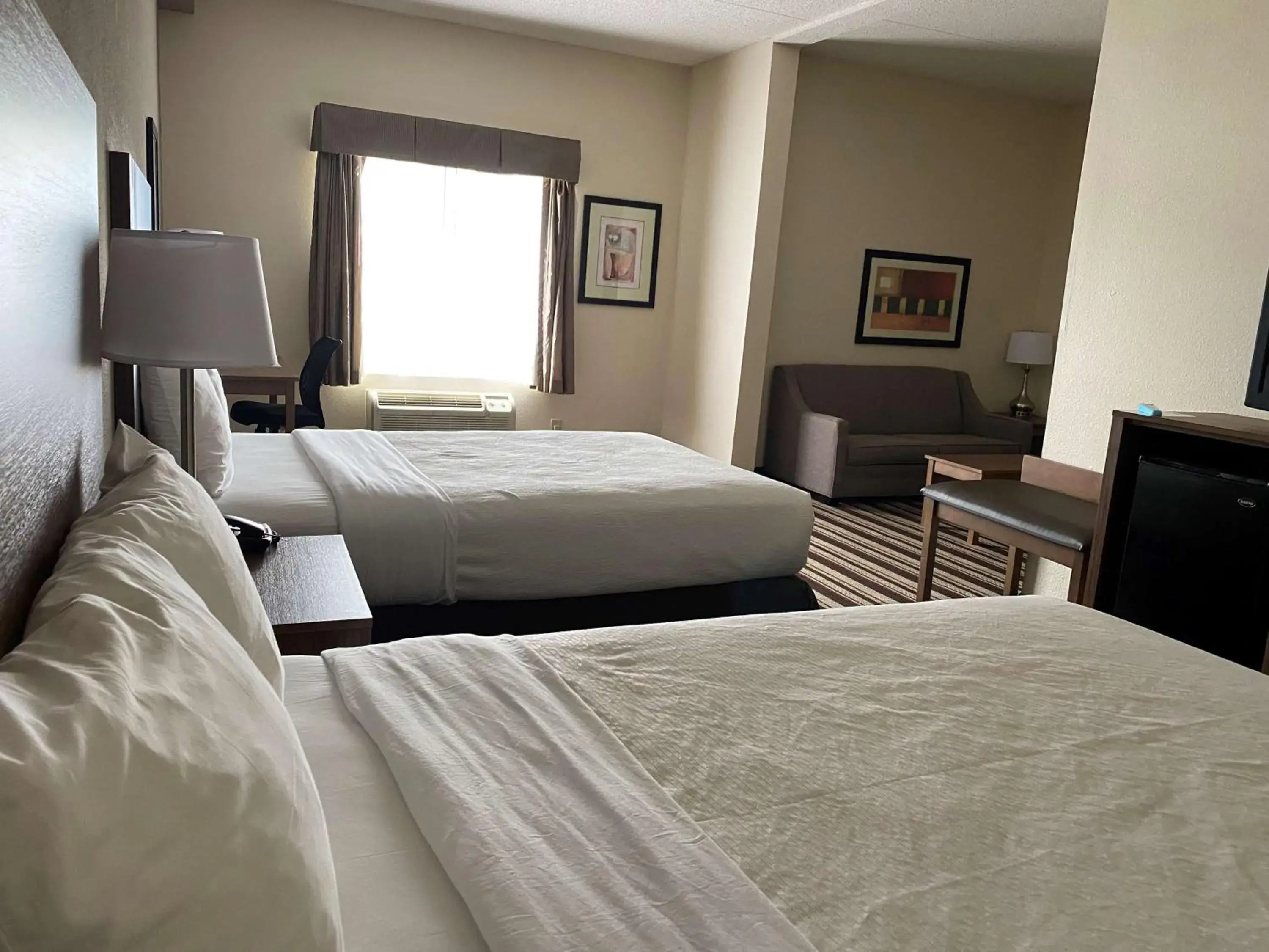 Double Suite - Disability Access/Non-Smoking in Best Western Windsor Inn and Suites Double Suite - Disability Access/Non-Smoking in Best Western Windsor Inn and Suites