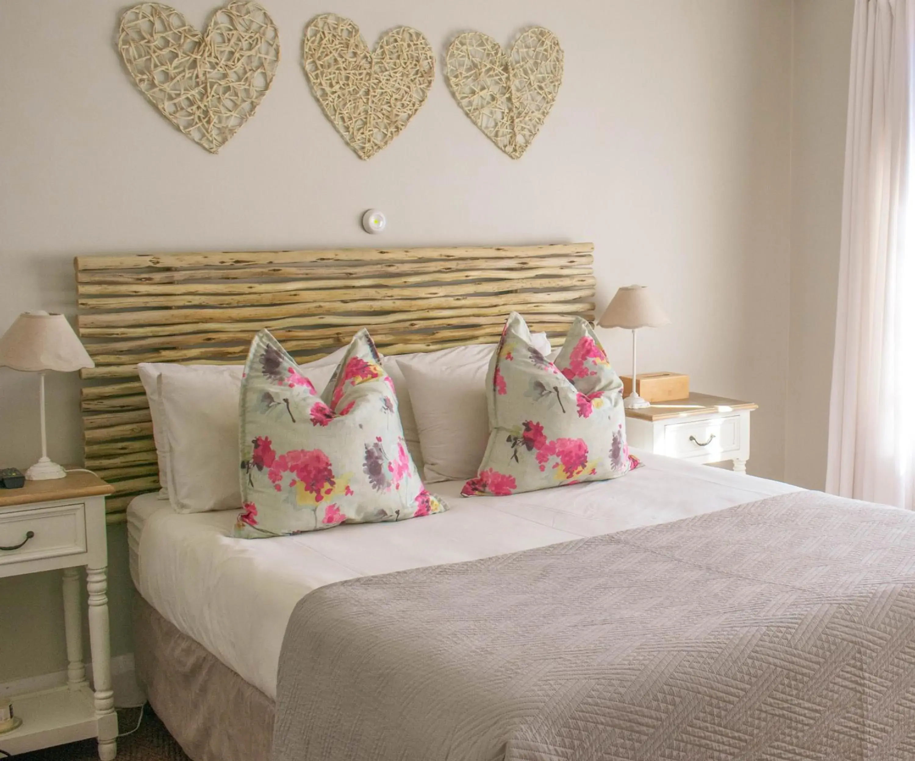 Deluxe Queen Room - single occupancy in African Sands B&B Deluxe Queen Room - single occupancy in African Sands B&B