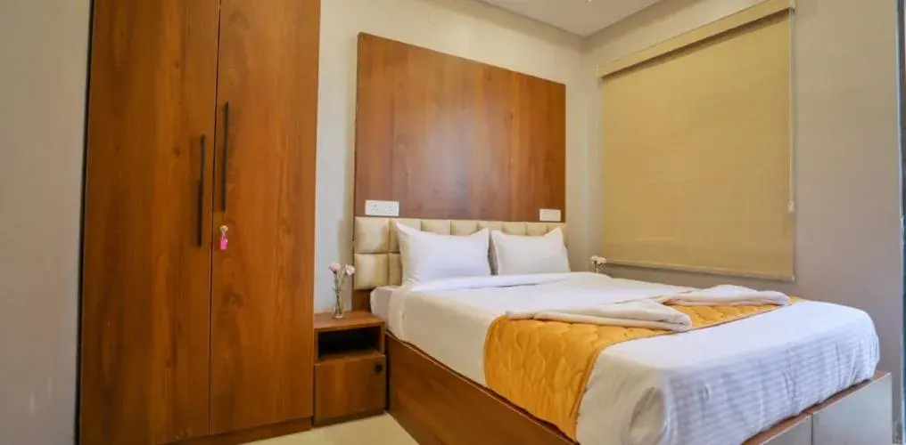 Single in Hotel Ceasta, Beside US Consulate Hyderabad, Gachibowli Single in Hotel Ceasta, Beside US Consulate Hyderabad, Gachibowli