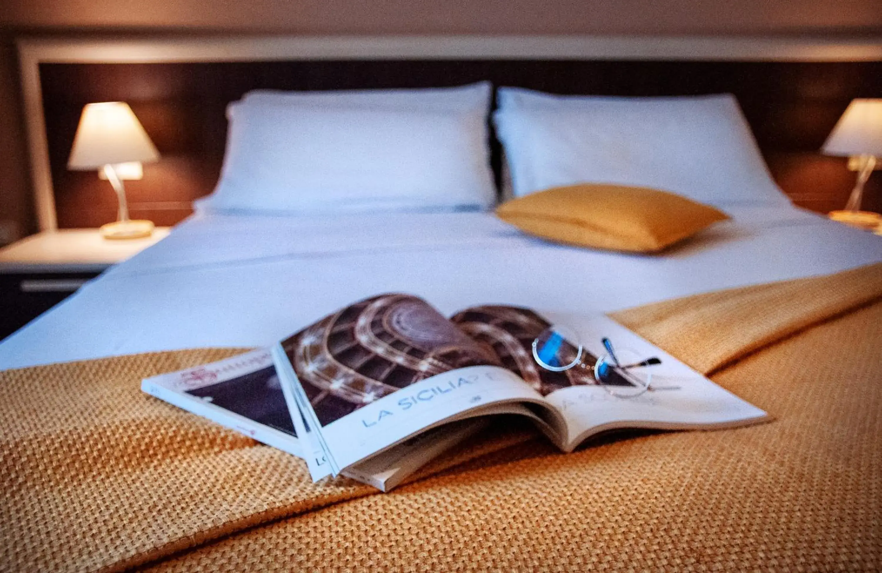 Quadruple Room with Balcony in *1*7*4* Via Roma Quadruple Room with Balcony in *1*7*4* Via Roma