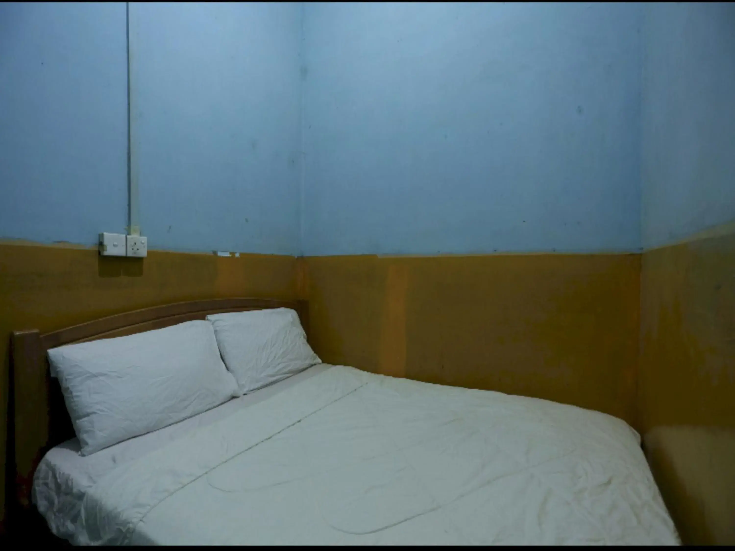 Budget Double Room in SPOT ON 93276 Fendi 2 Homestay SyariahNearPelabuhan Feri Batam Centre Budget Double Room in SPOT ON 93276 Fendi 2 Homestay SyariahNearPelabuhan Feri Batam Centre