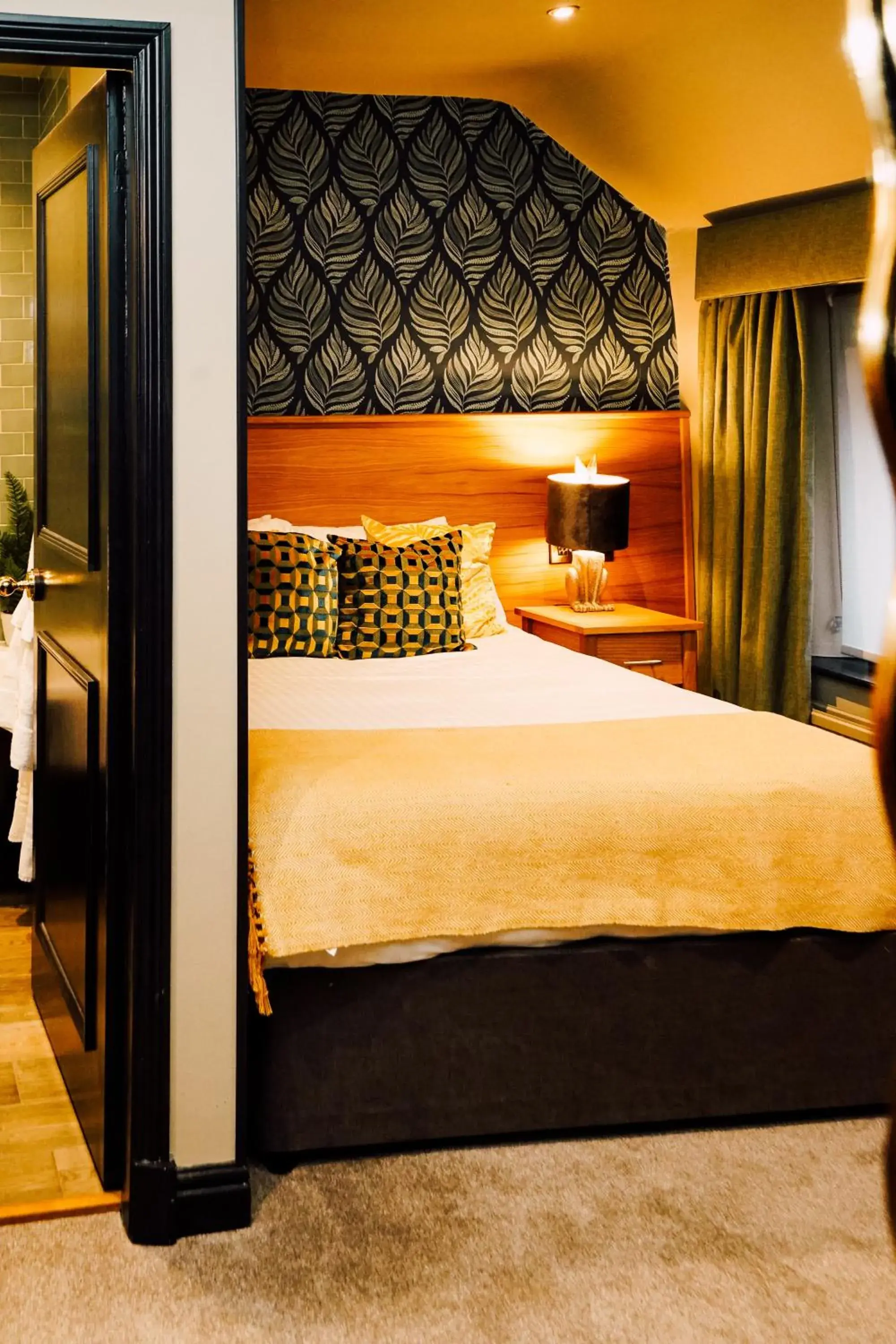 Small Double Room - single occupancy in The George Small Double Room - single occupancy in The George