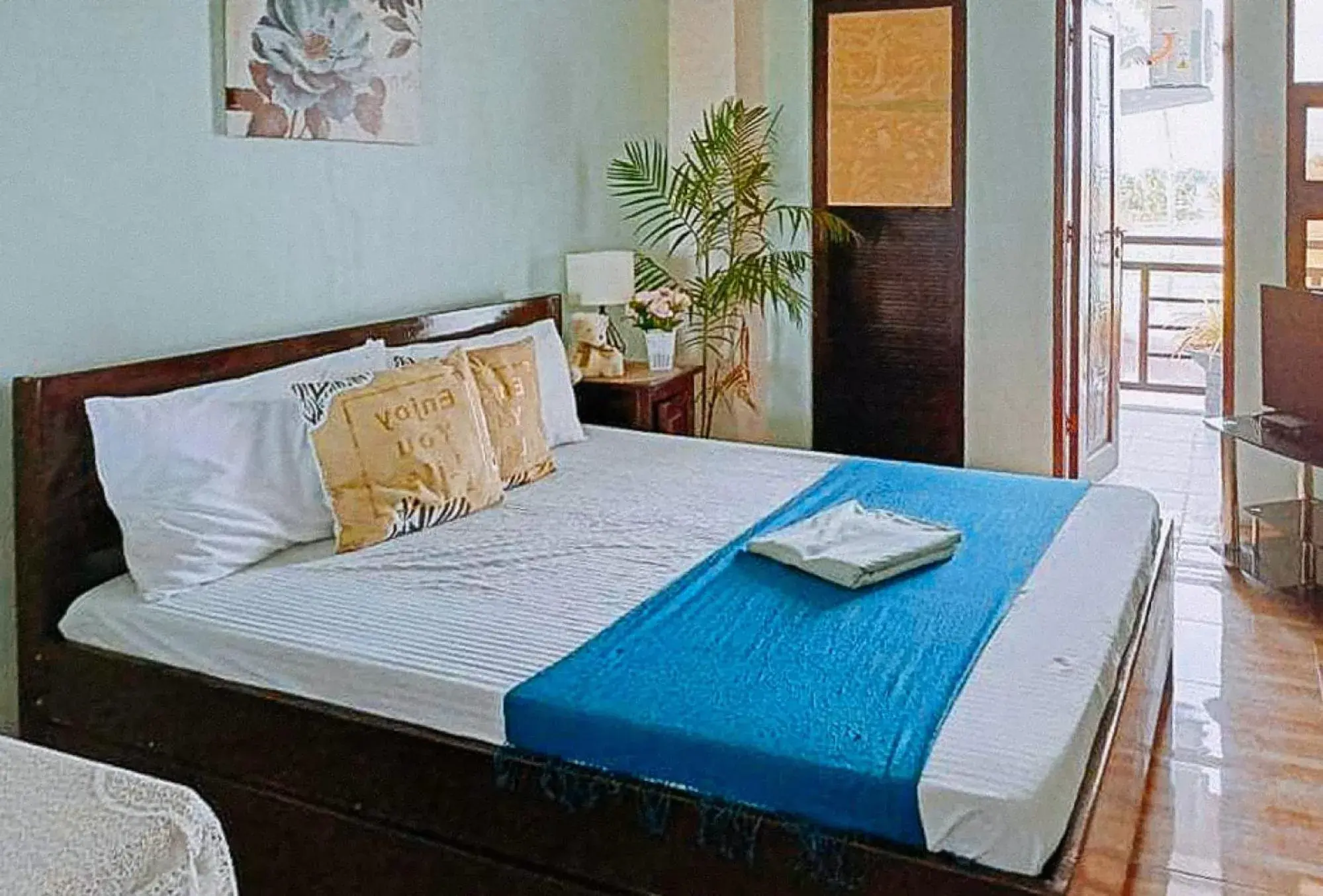 Standard Double Room - single occupancy in RedDoorz @ Mary Land Transient Alaminos Pangasinan Standard Double Room - single occupancy in RedDoorz @ Mary Land Transient Alaminos Pangasinan