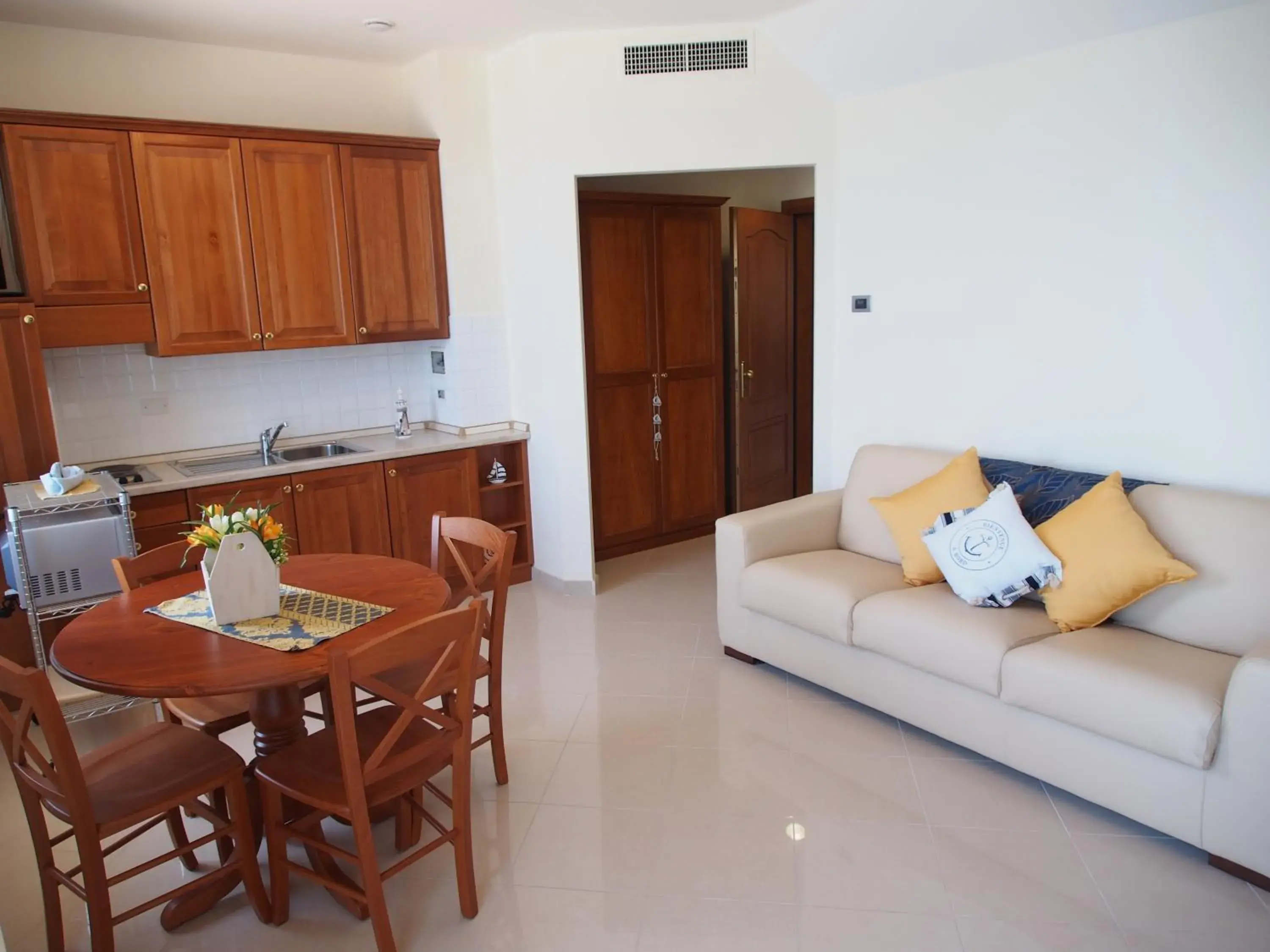 One-Bedroom Apartment with Balcony and Sea View in Lido Resort One-Bedroom Apartment with Balcony and Sea View in Lido Resort